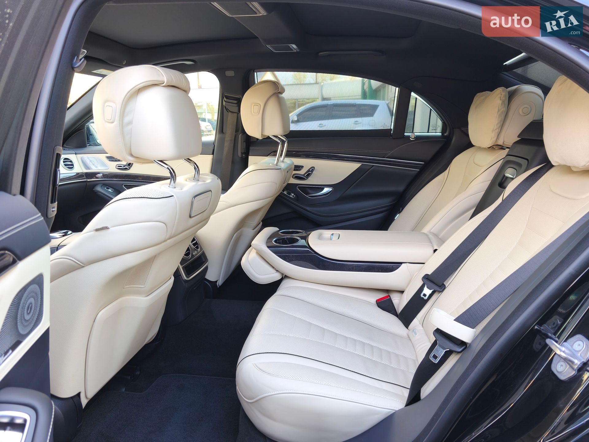 Mercedes-Benz S-Class 2018 VIN WDDUG6EB5KA463412 фото оголошення 13 з 44
