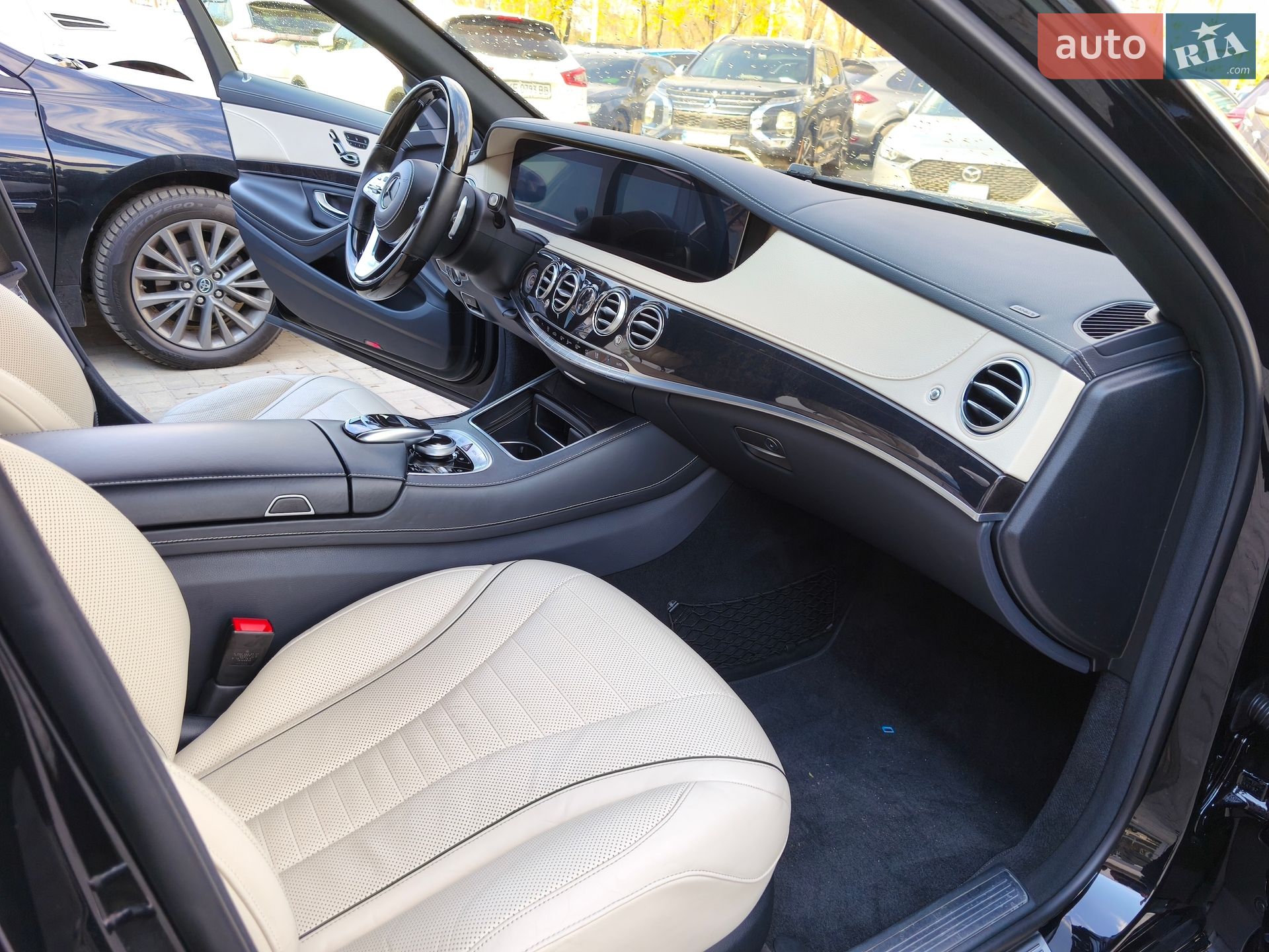 Mercedes-Benz S-Class 2018 VIN WDDUG6EB5KA463412 фото оголошення 18 з 44