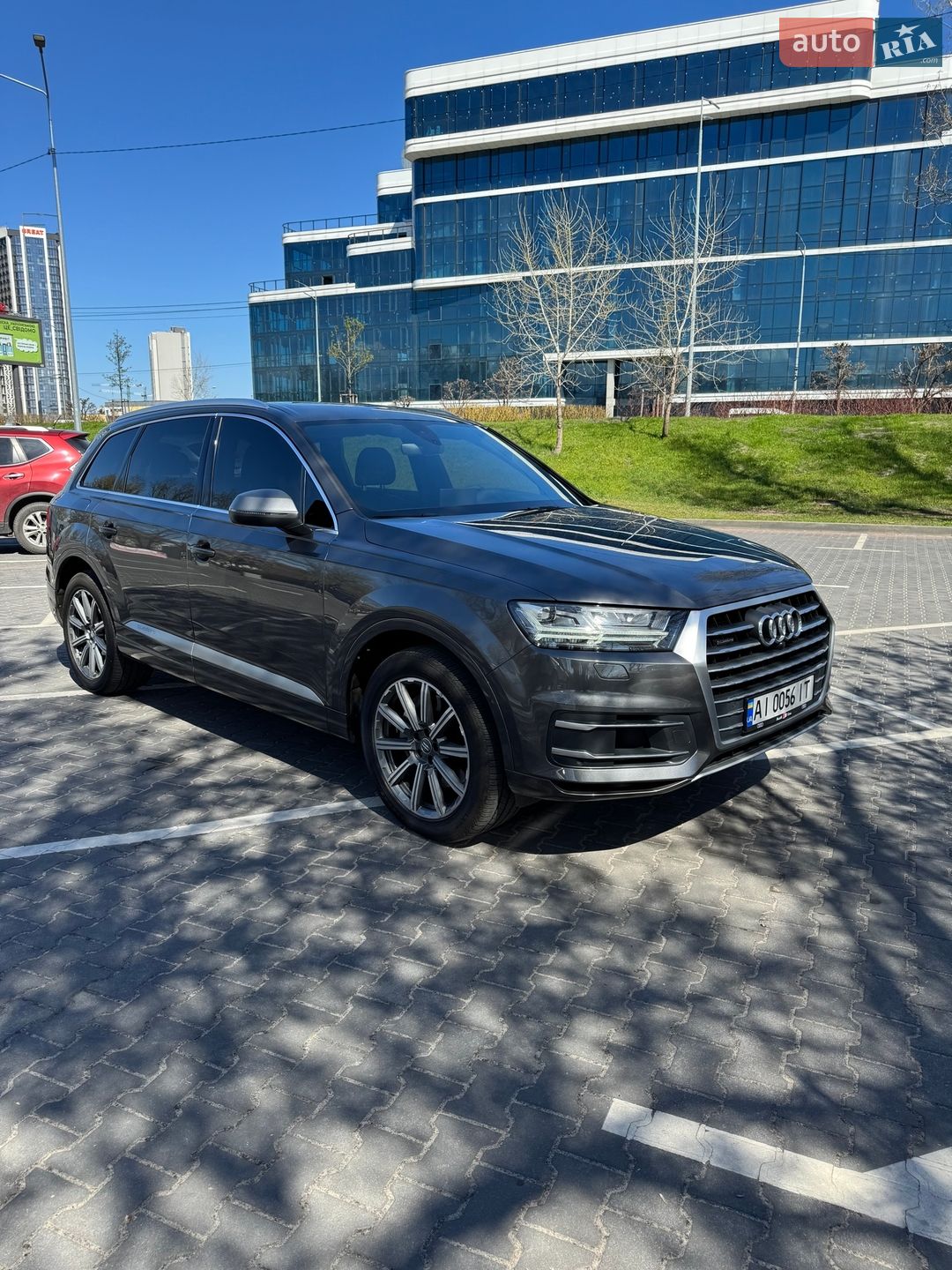 Audi Q7 2018 VIN WA1LAAF77JD052301 фото оголошення 3 з 37