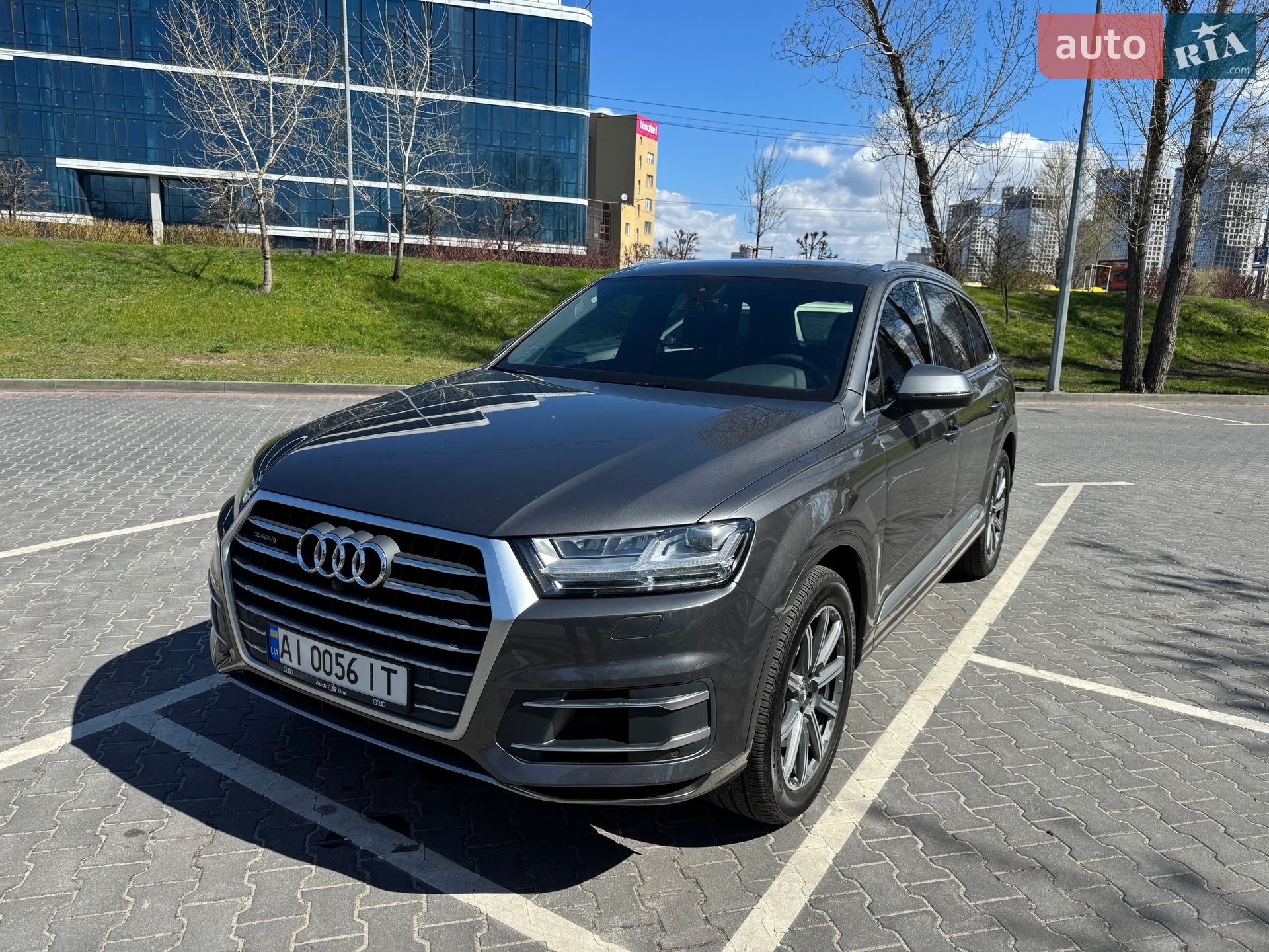 Audi Q7 2018 VIN WA1LAAF77JD052301 фото оголошення 5 з 37