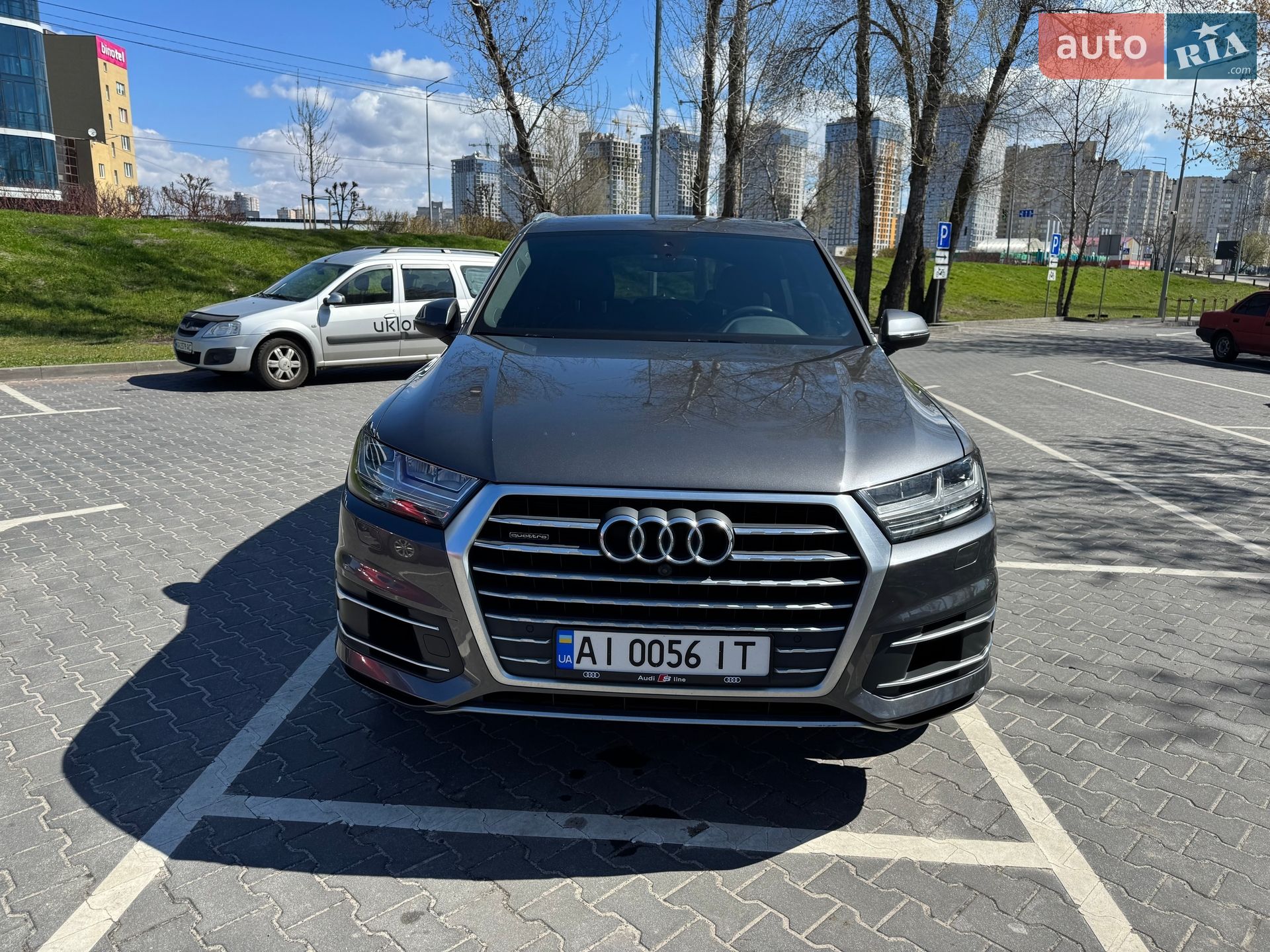 Audi Q7 2018 VIN WA1LAAF77JD052301 фото оголошення 6 з 37