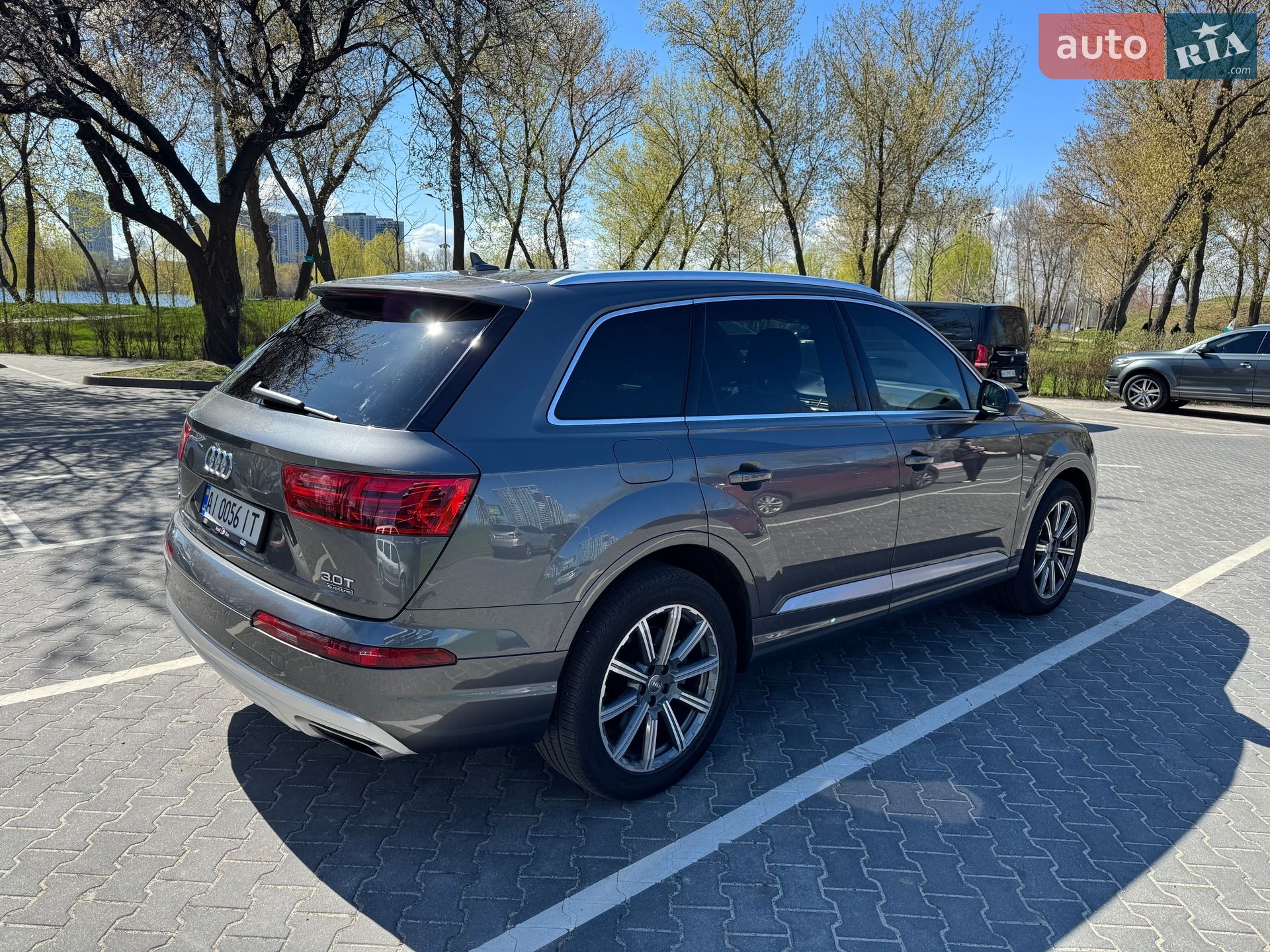 Audi Q7 2018 VIN WA1LAAF77JD052301 фото оголошення 9 з 37