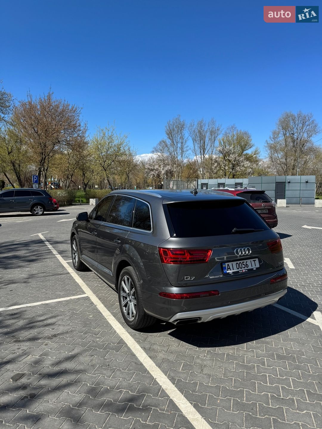Audi Q7 2018 VIN WA1LAAF77JD052301 фото оголошення 12 з 37