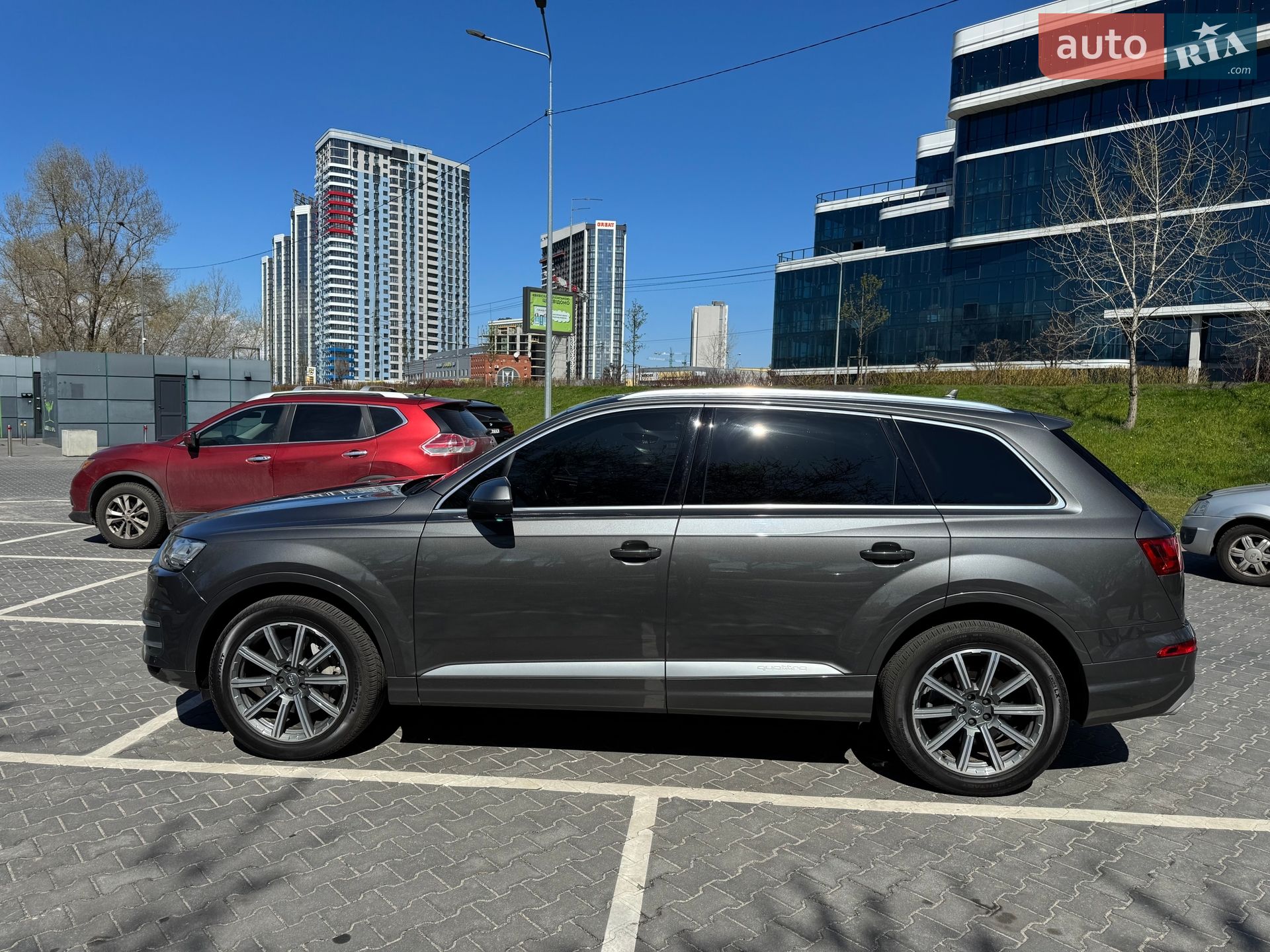 Audi Q7 2018 VIN WA1LAAF77JD052301 фото оголошення 16 з 37