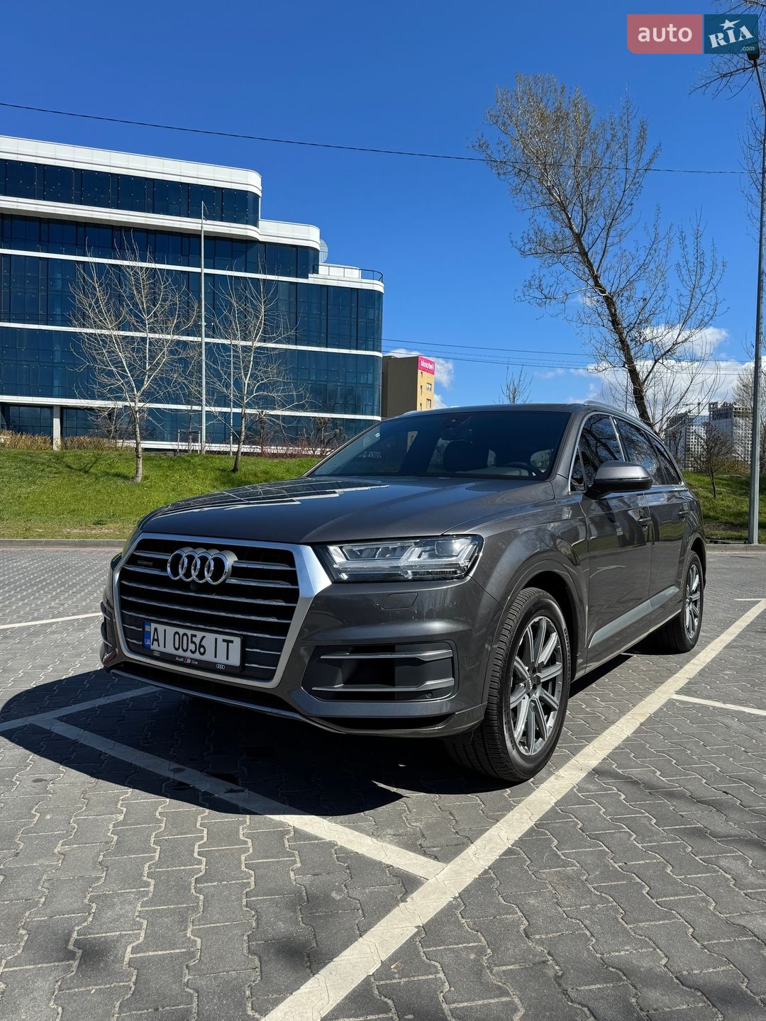 Audi Q7 2018 VIN WA1LAAF77JD052301 фото оголошення 18 з 37