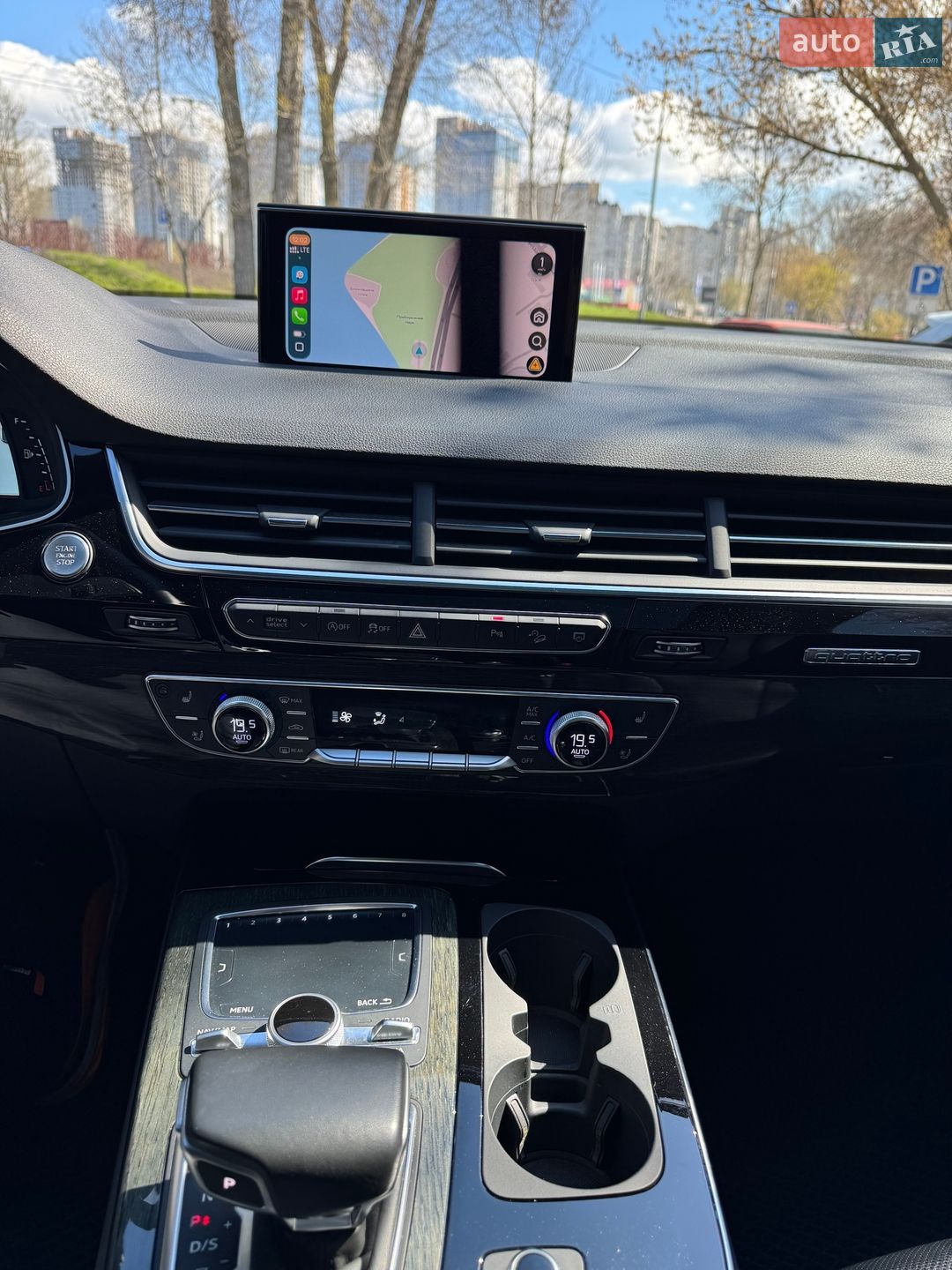 Audi Q7 2018 VIN WA1LAAF77JD052301 фото оголошення 26 з 37