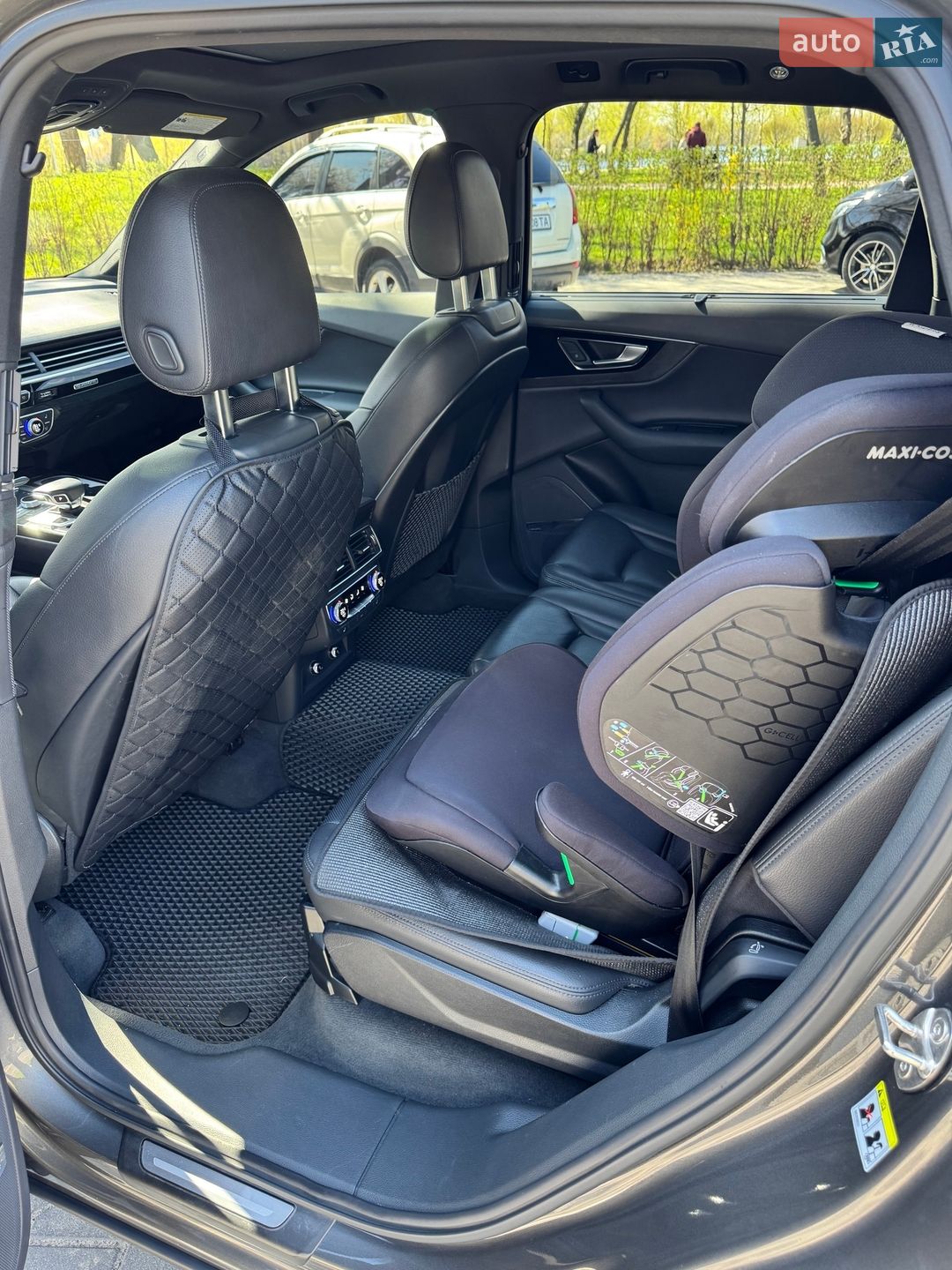 Audi Q7 2018 VIN WA1LAAF77JD052301 фото оголошення 29 з 37