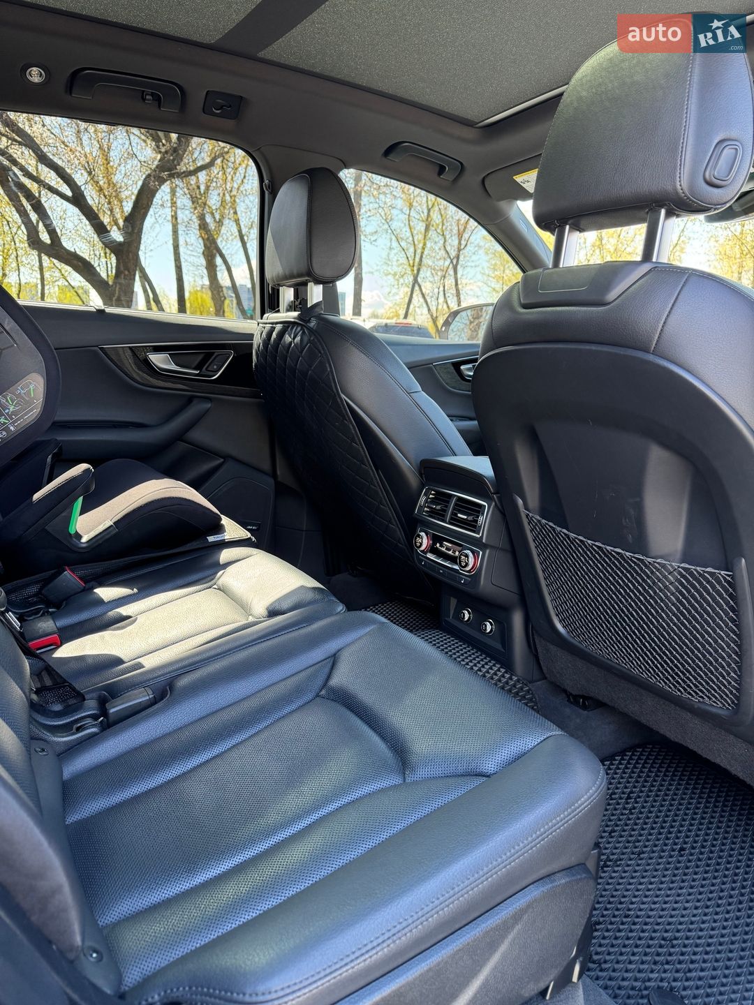 Audi Q7 2018 VIN WA1LAAF77JD052301 фото оголошення 30 з 37