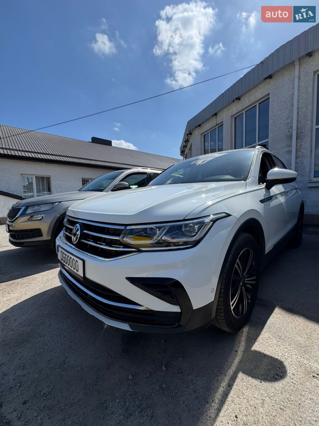 Volkswagen Tiguan 2023 VIN WVGZZZ5N9PW061226 фото оголошення 199 з 361