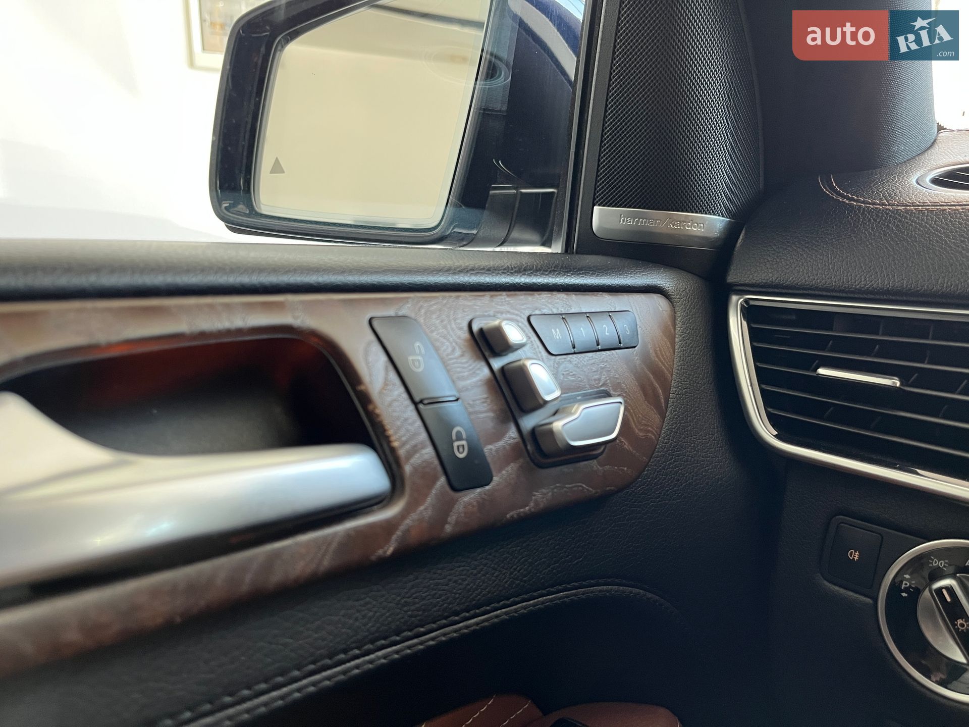 Mercedes-Benz GLE-Class 2016 VIN 4JGED2EB3GA022896 фото оголошення 10 з 24