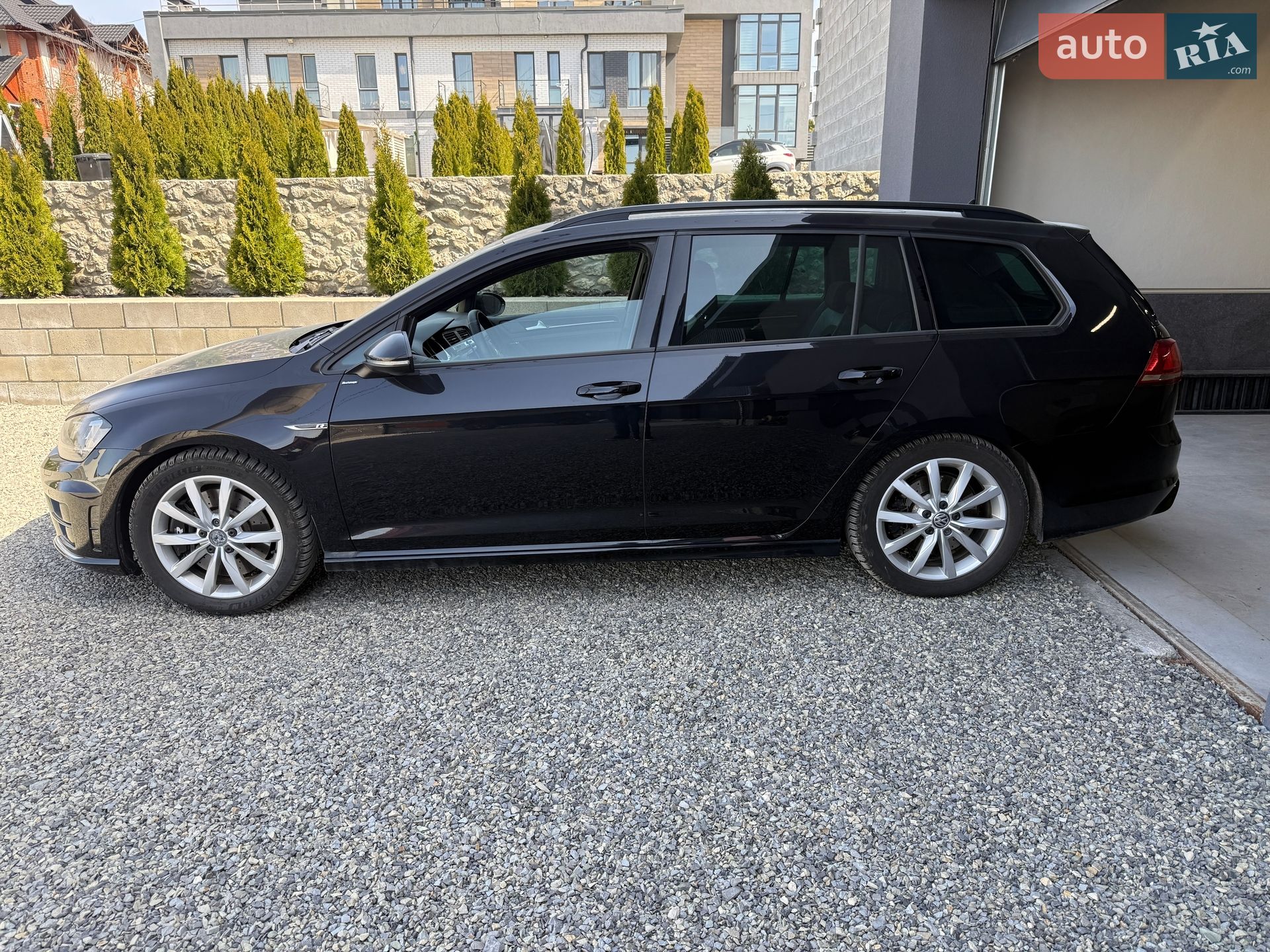 Volkswagen Golf R 2015 VIN WVWZZZAUZGP565065 фото оголошення 4 з 27