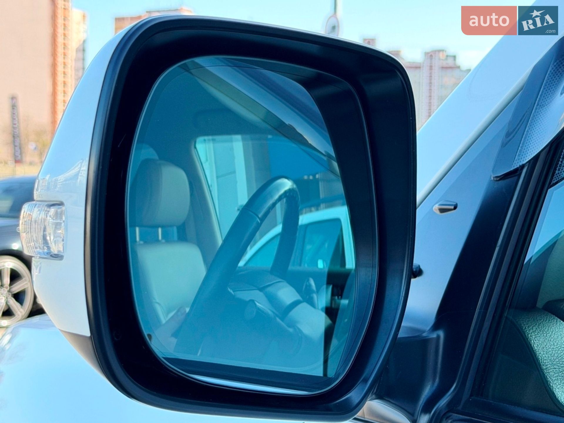 Toyota Land Cruiser 2021 VIN JTMCV05J804325651 фото оголошення 29 з 104