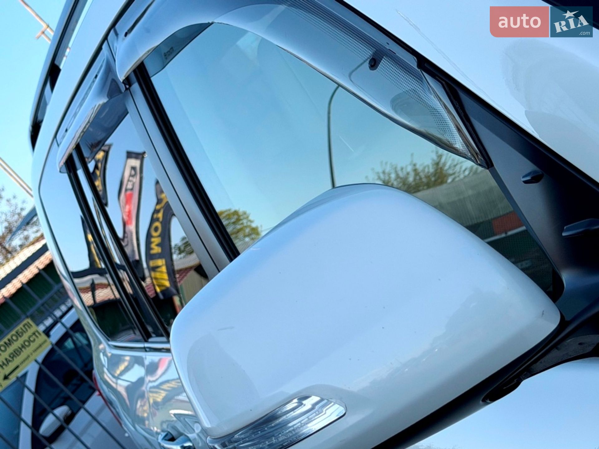 Toyota Land Cruiser 2021 VIN JTMCV05J804325651 фото оголошення 32 з 104
