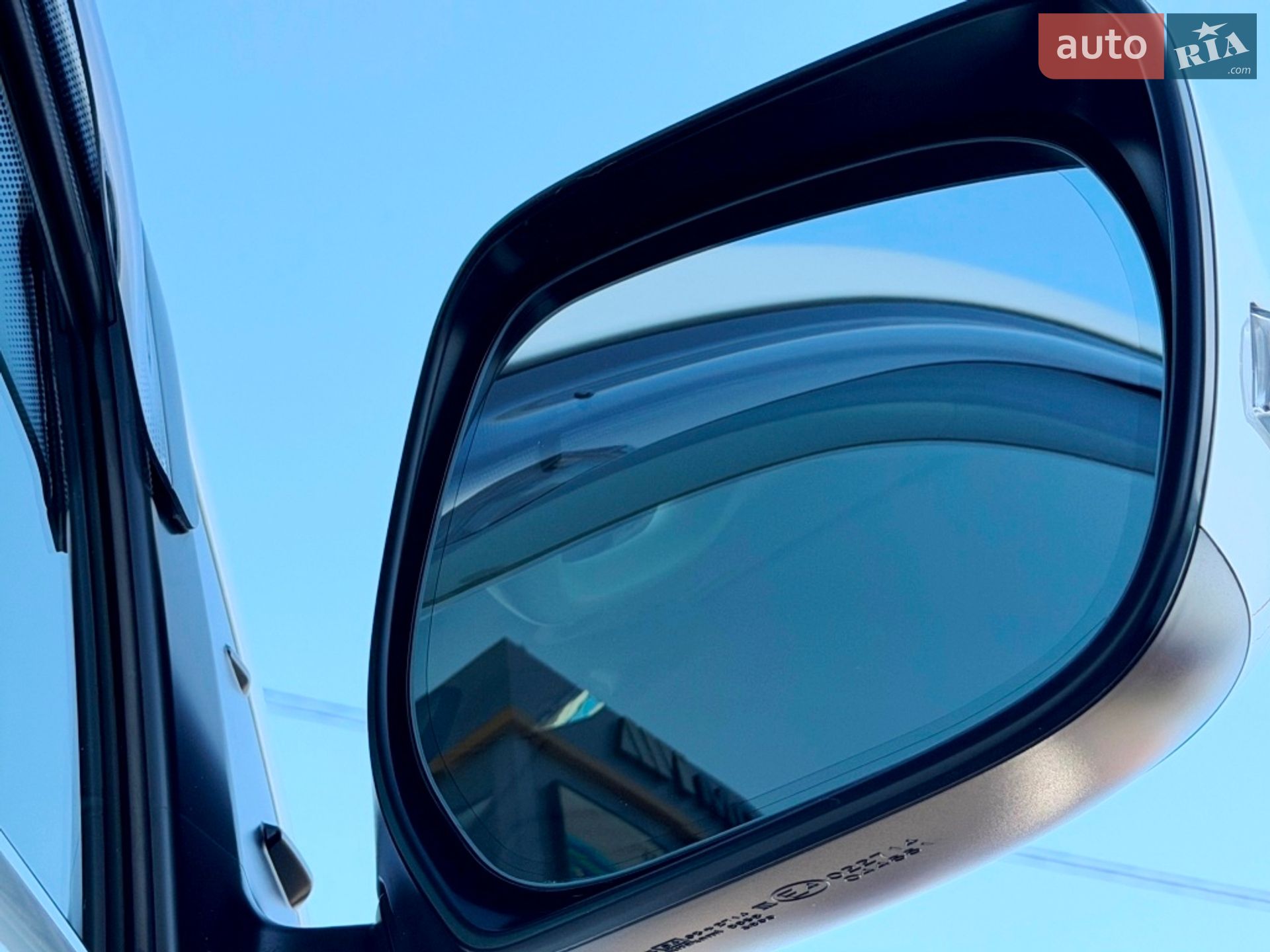 Toyota Land Cruiser 2021 VIN JTMCV05J804325651 фото оголошення 30 з 104