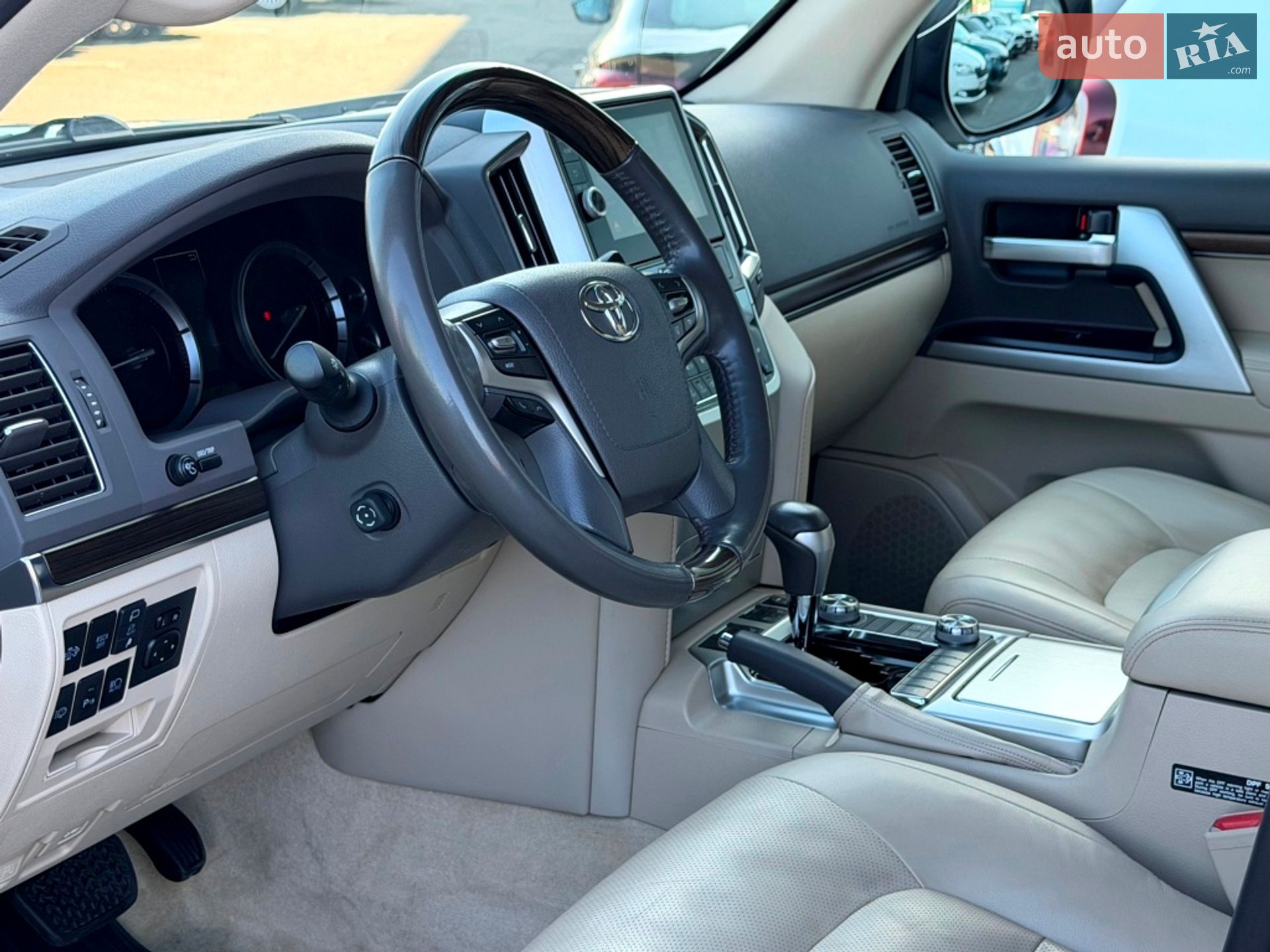 Toyota Land Cruiser 2021 VIN JTMCV05J804325651 фото оголошення 34 з 104