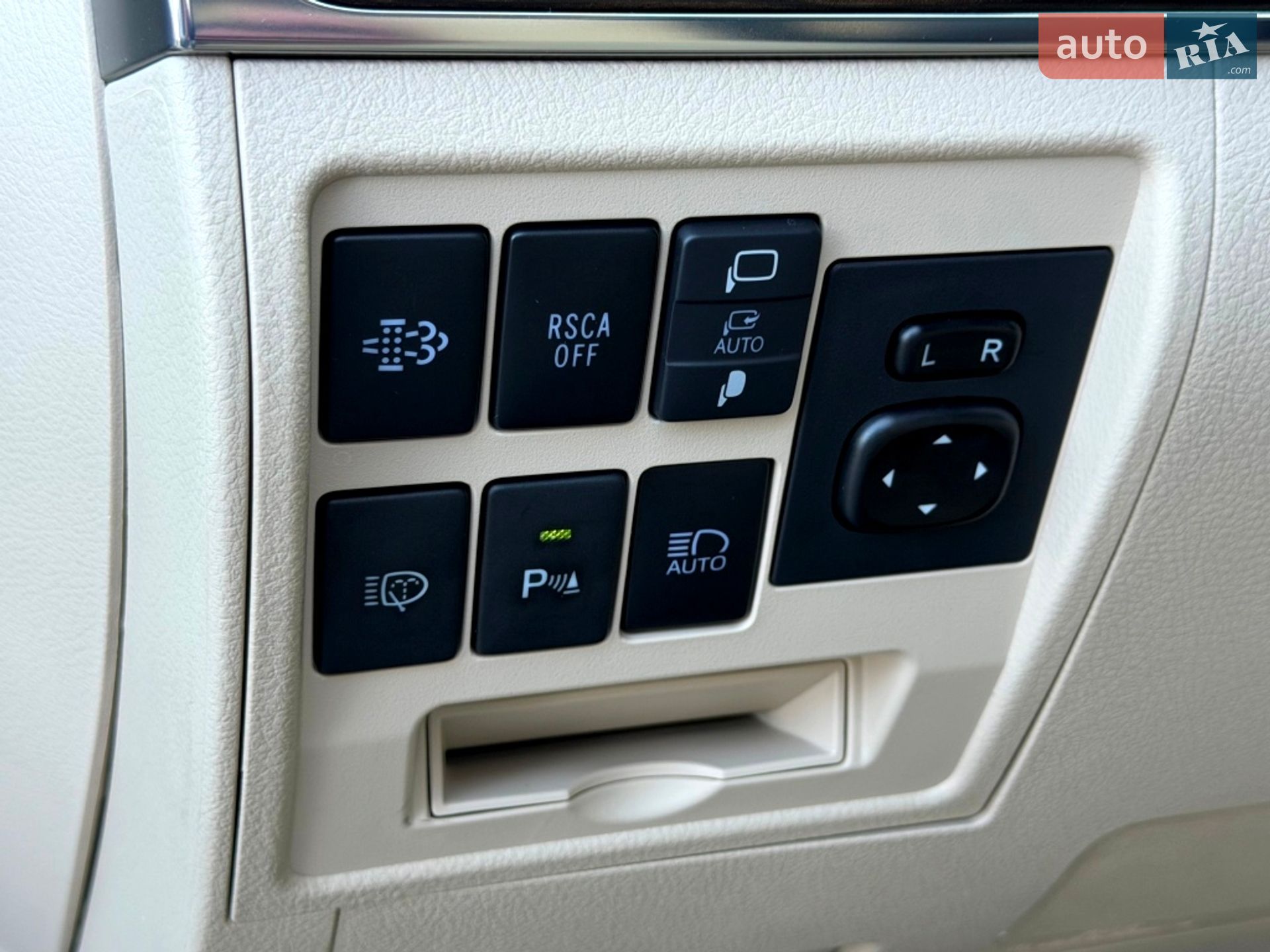 Toyota Land Cruiser 2021 VIN JTMCV05J804325651 фото оголошення 48 з 104