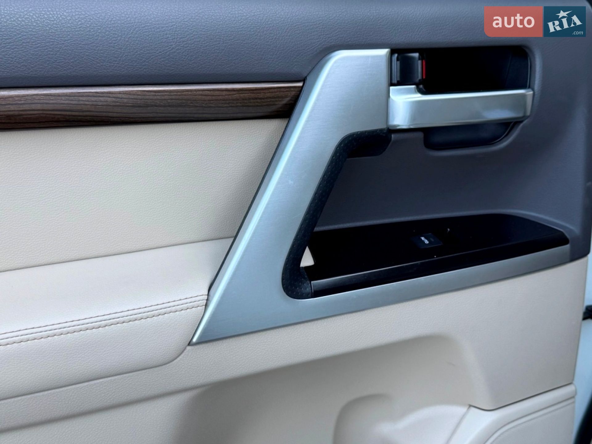 Toyota Land Cruiser 2021 VIN JTMCV05J804325651 фото оголошення 78 з 104