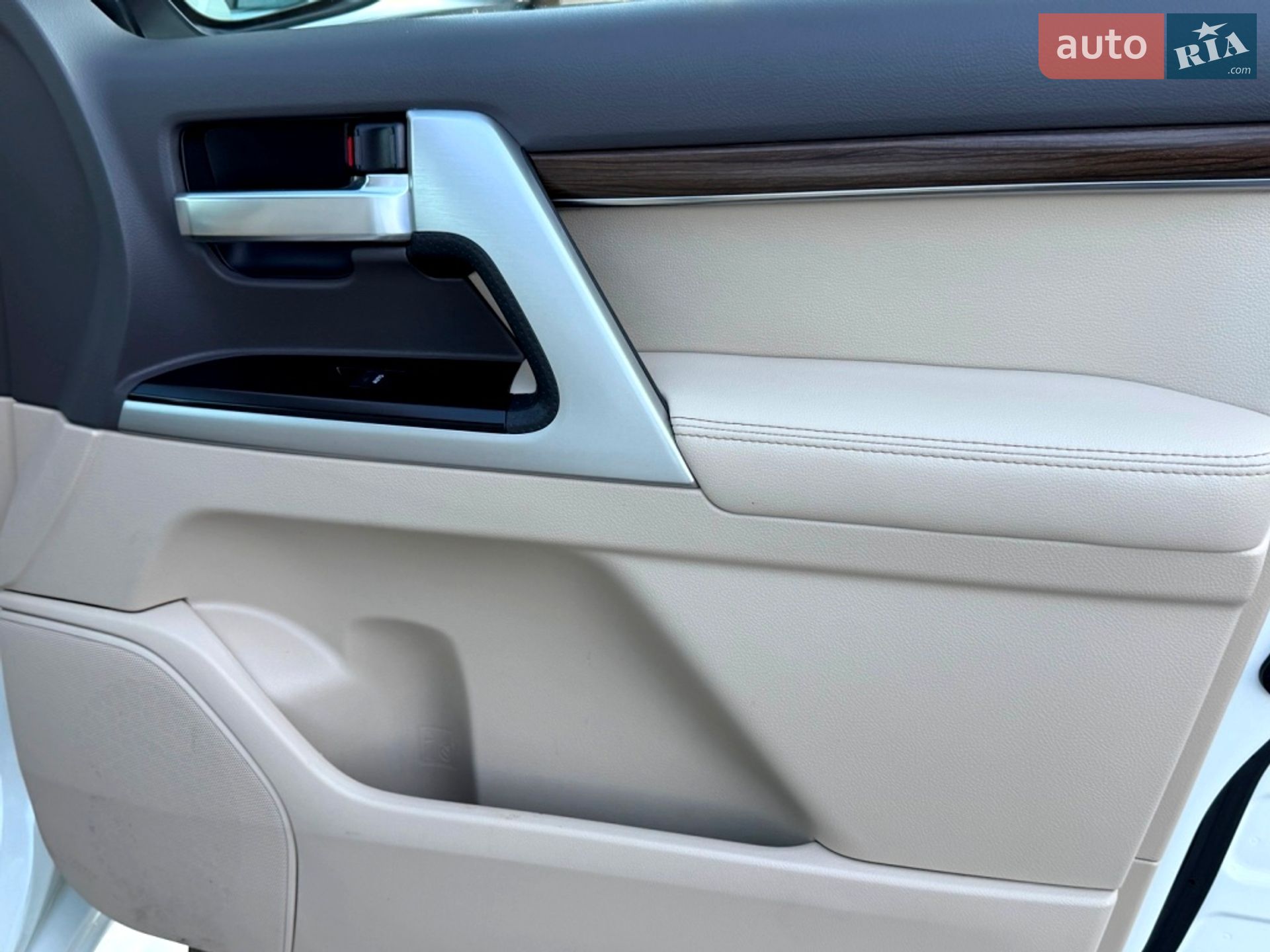 Toyota Land Cruiser 2021 VIN JTMCV05J804325651 фото оголошення 91 з 104