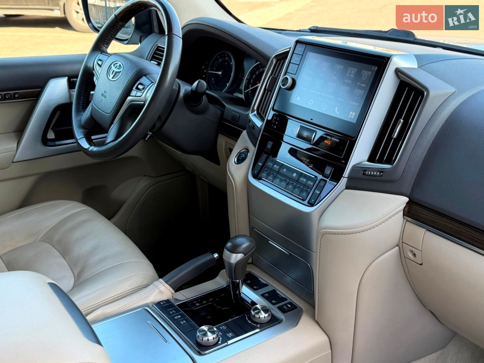 Toyota Land Cruiser 2021 VIN JTMCV05J804325651 фото оголошення 40 з 104