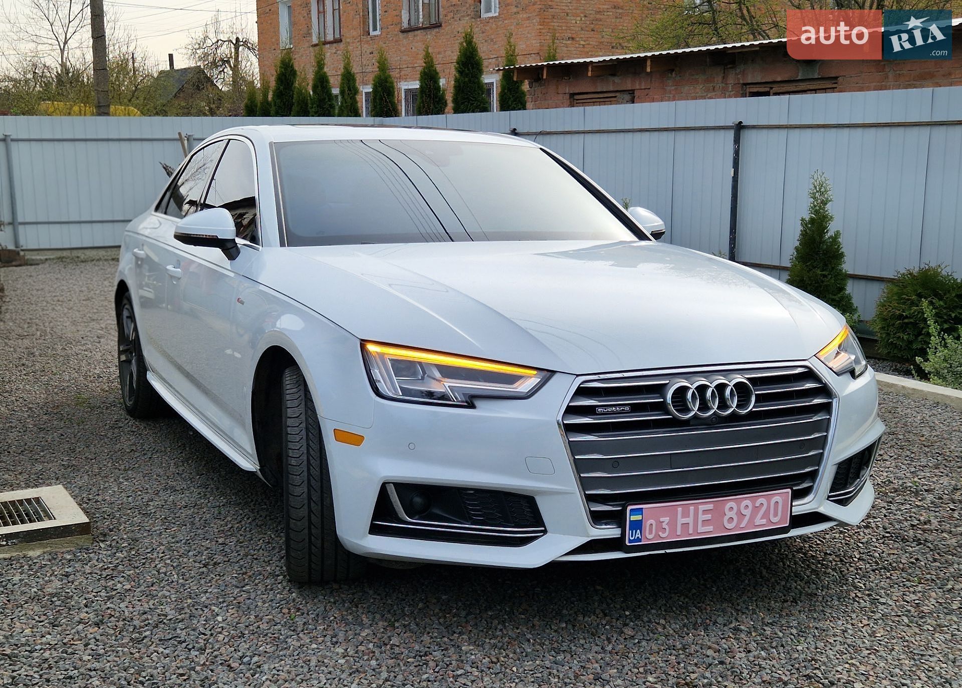 Audi A4 2017 VIN WAUFNAF43HN011808 фото оголошення 43 з 43