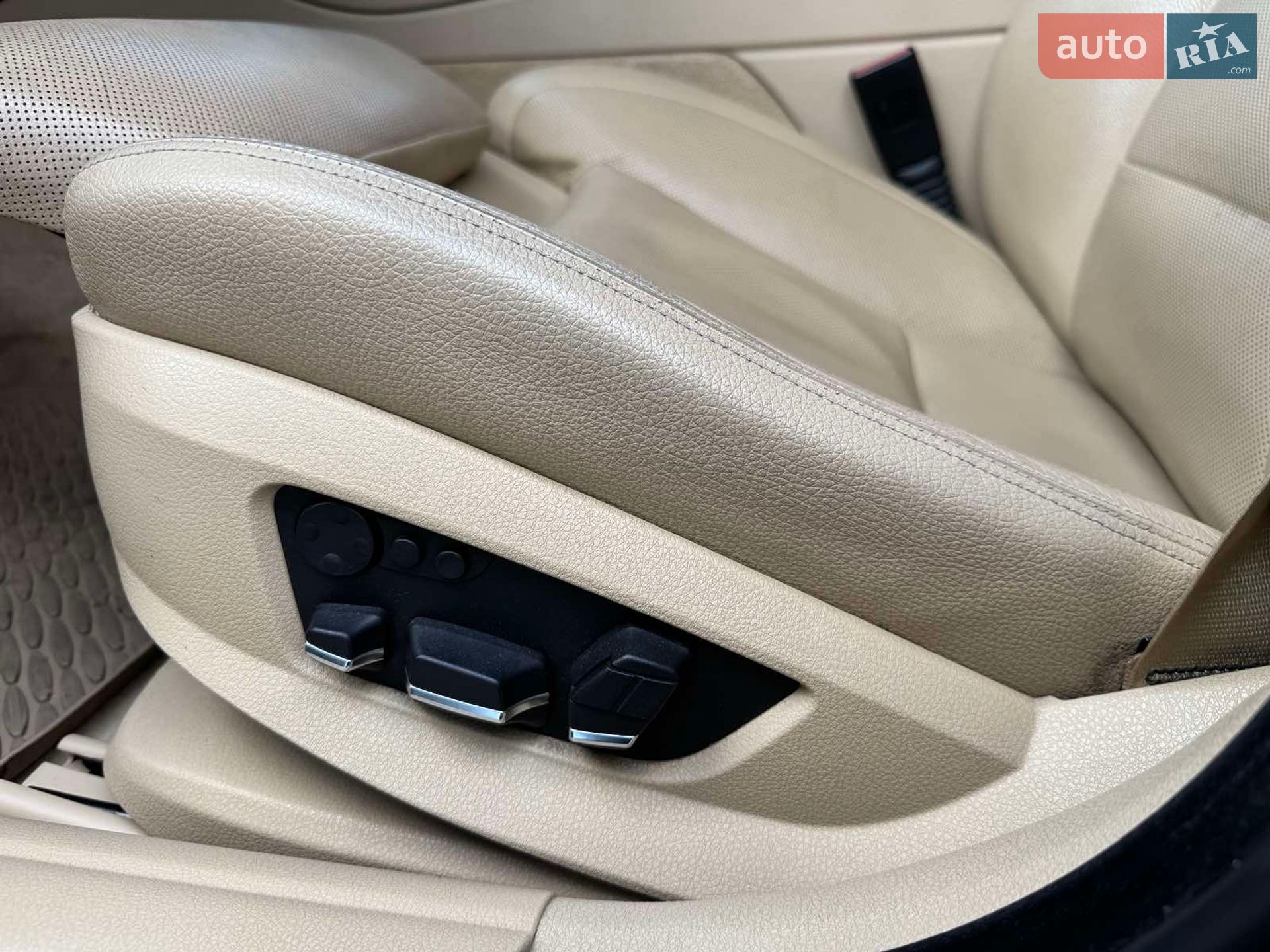 BMW 525D 2012 VIN WBAXA11030DX22407 фото оголошення 18 з 33
