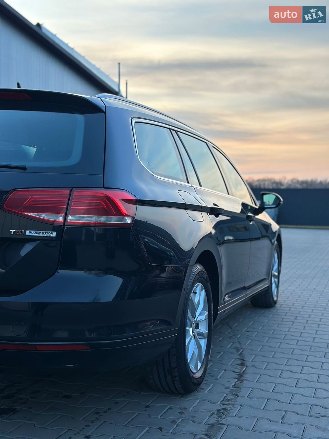 Volkswagen Passat 2017 VIN WVWZZZ3CZHP027183 фото оголошення 5 з 30