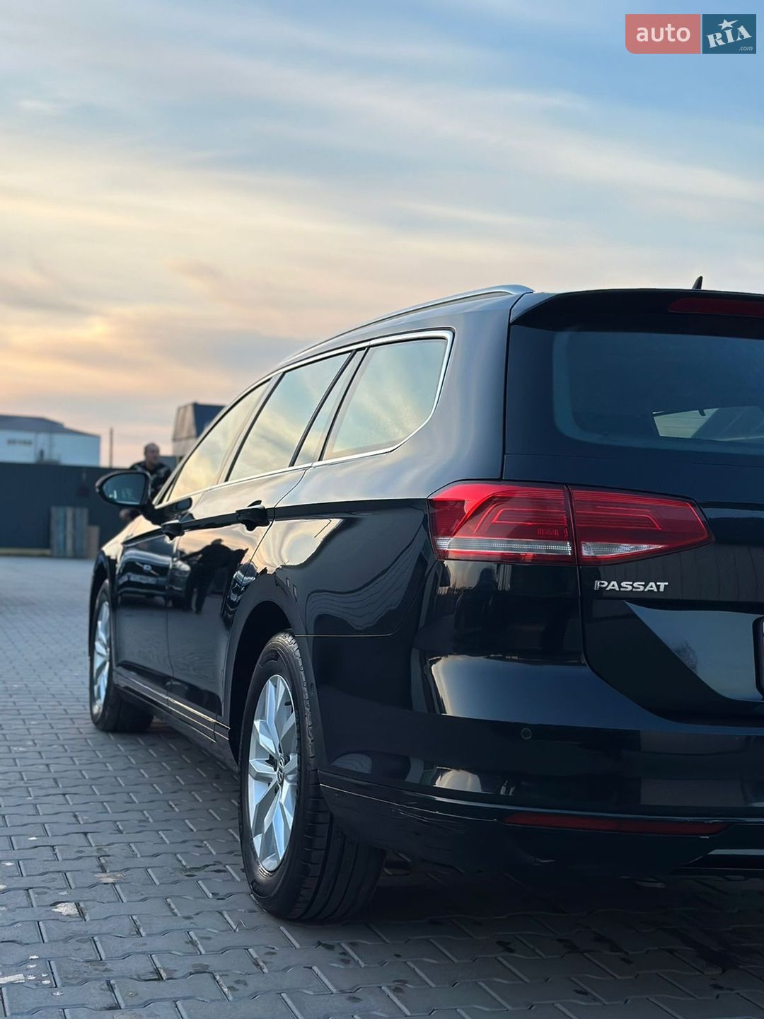 Volkswagen Passat 2017 VIN WVWZZZ3CZHP027183 фото оголошення 3 з 30
