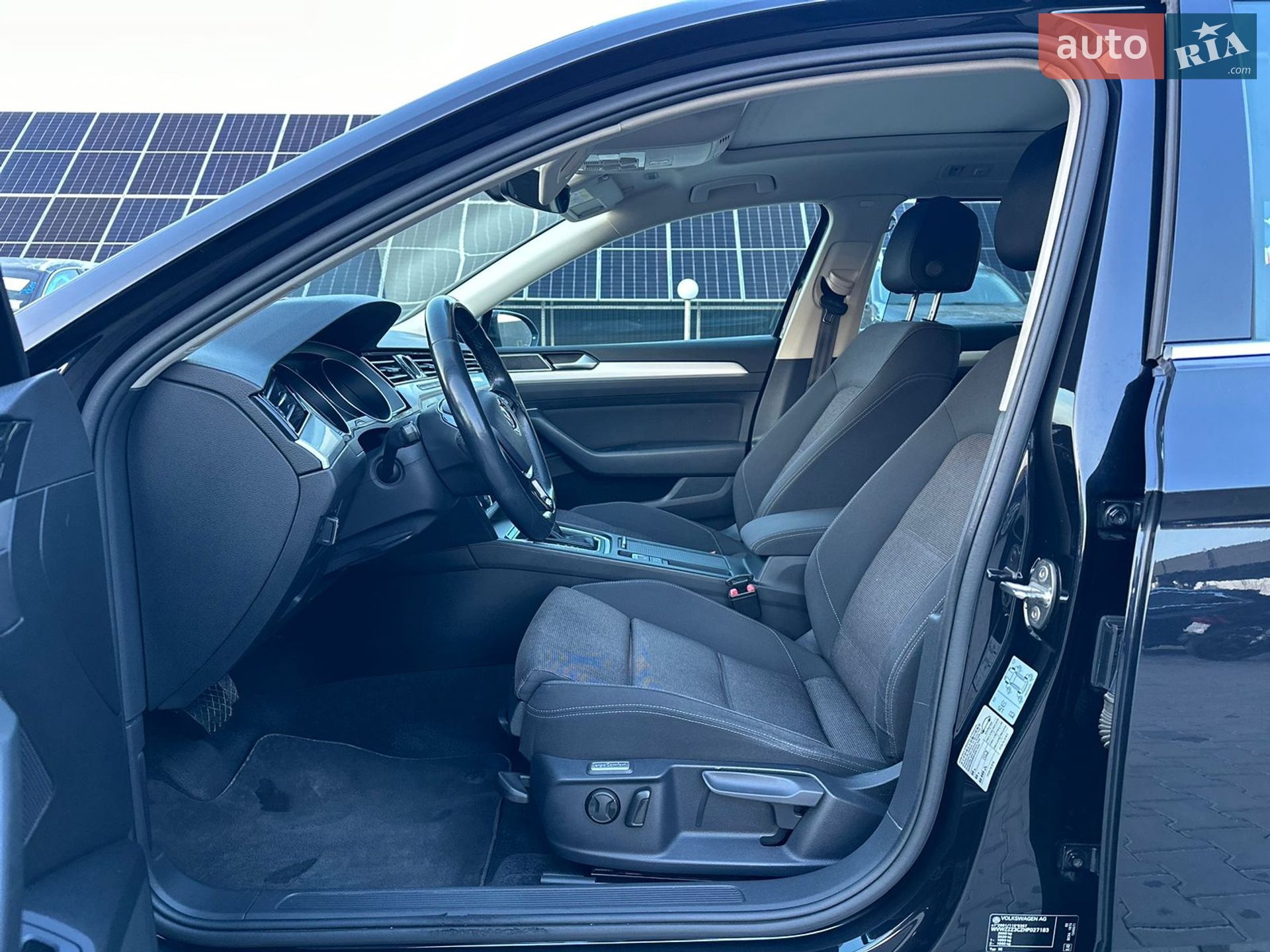 Volkswagen Passat 2017 VIN WVWZZZ3CZHP027183 фото оголошення 7 з 30