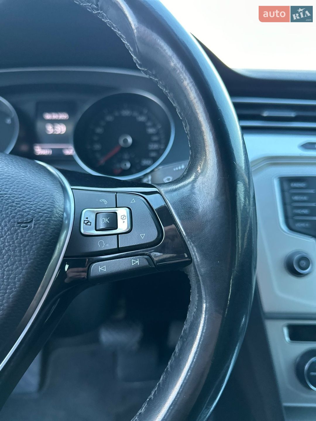 Volkswagen Passat 2017 VIN WVWZZZ3CZHP027183 фото оголошення 13 з 30