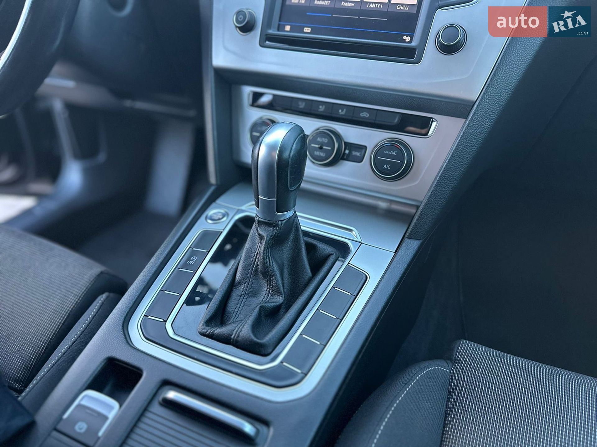 Volkswagen Passat 2017 VIN WVWZZZ3CZHP027183 фото оголошення 11 з 30