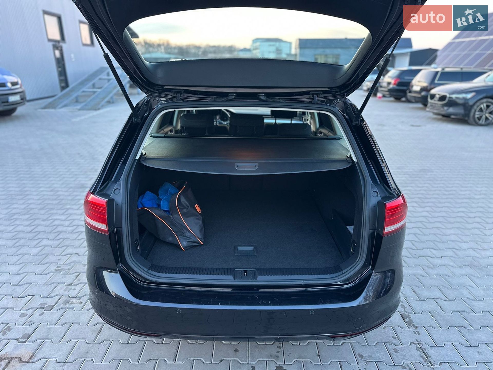 Volkswagen Passat 2017 VIN WVWZZZ3CZHP027183 фото оголошення 19 з 30