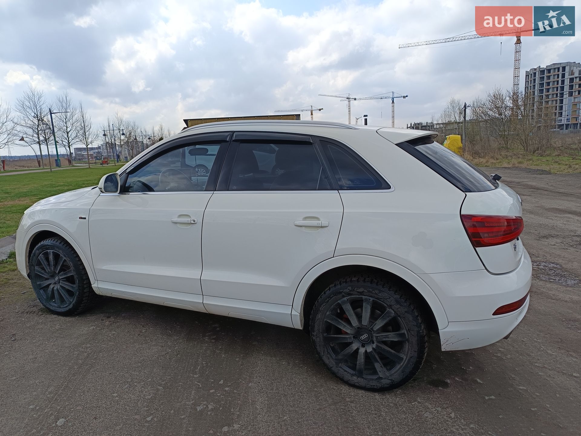 Audi Q3 2012 VIN WAUZZZ8U3DR054111 фото оголошення 10 з 44