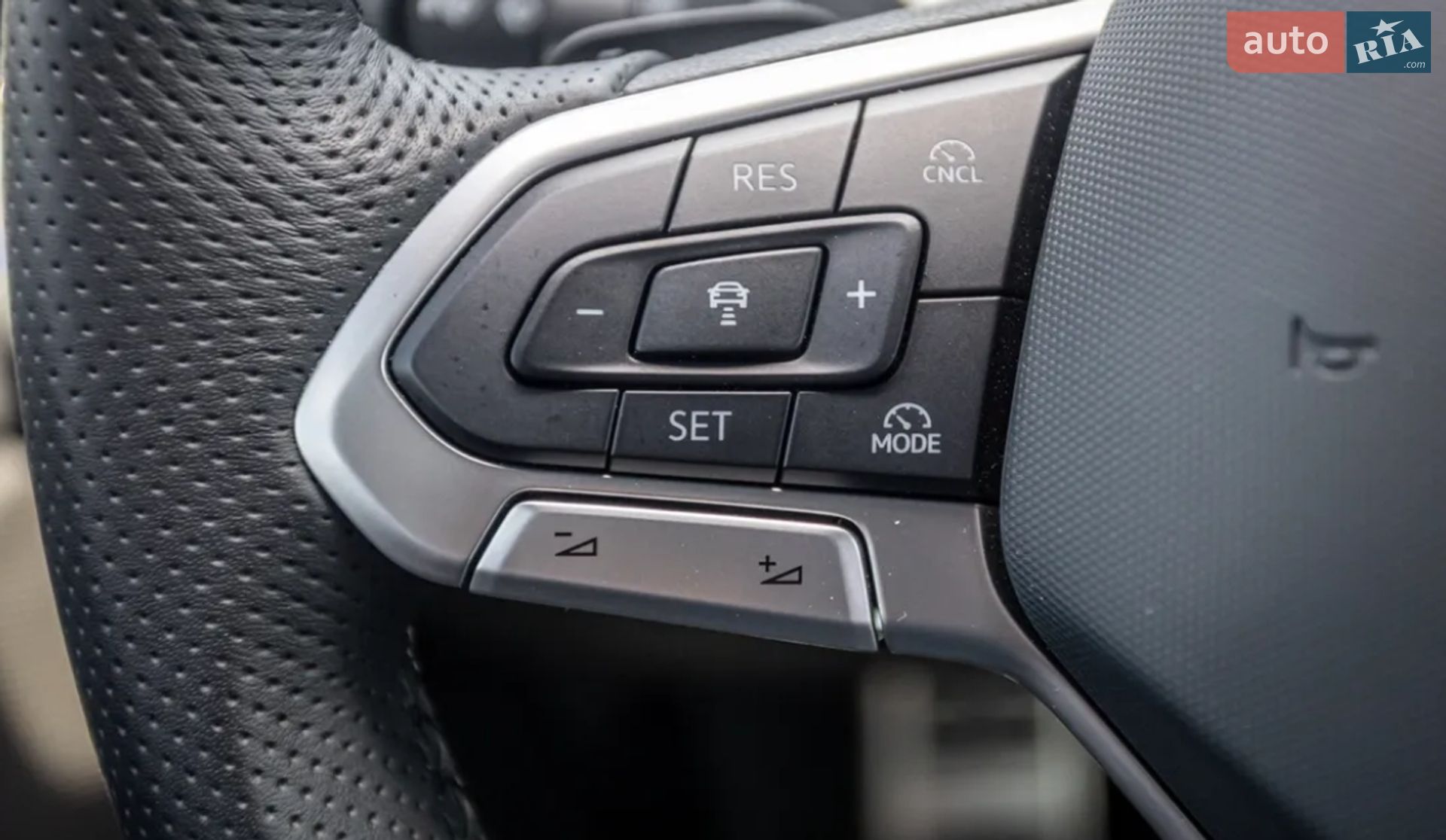 Volkswagen Tiguan 2025 VIN WVGZZZCT9SW557539 фото оголошення 32 з 35