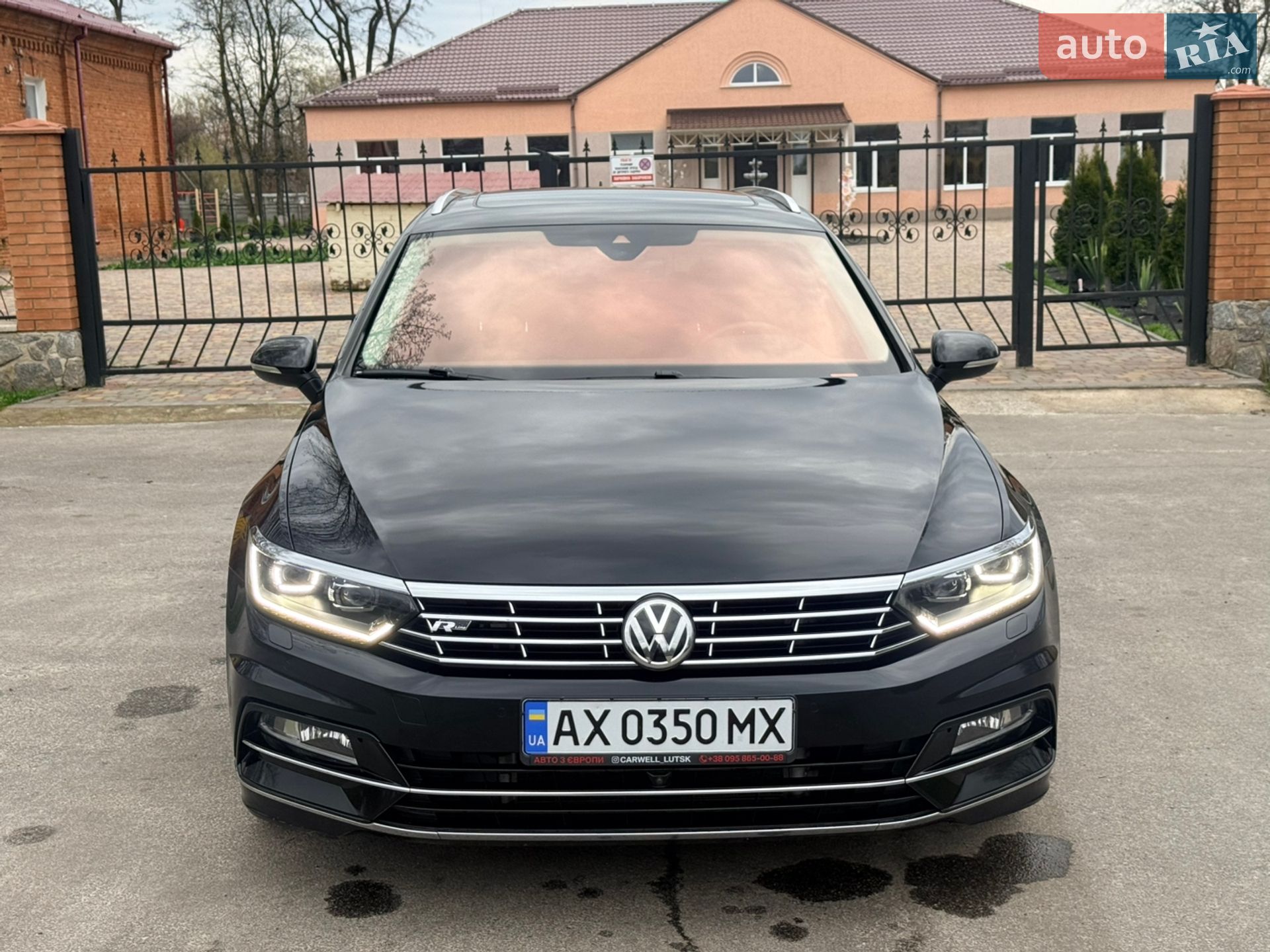 Volkswagen Passat 2018 VIN WVWZZZ3CZKE002818 фото оголошення 2 з 39