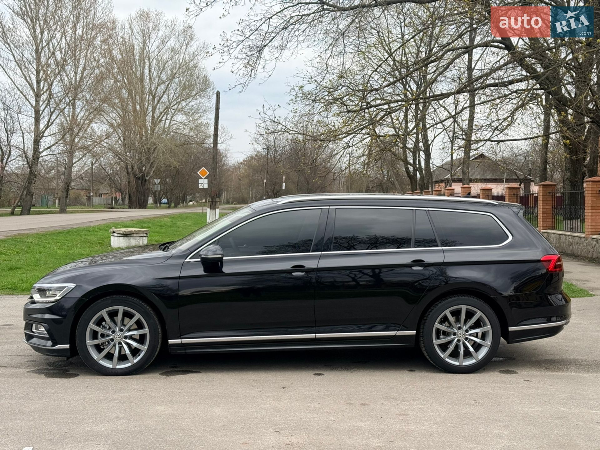 Volkswagen Passat 2018 VIN WVWZZZ3CZKE002818 фото оголошення 4 з 39