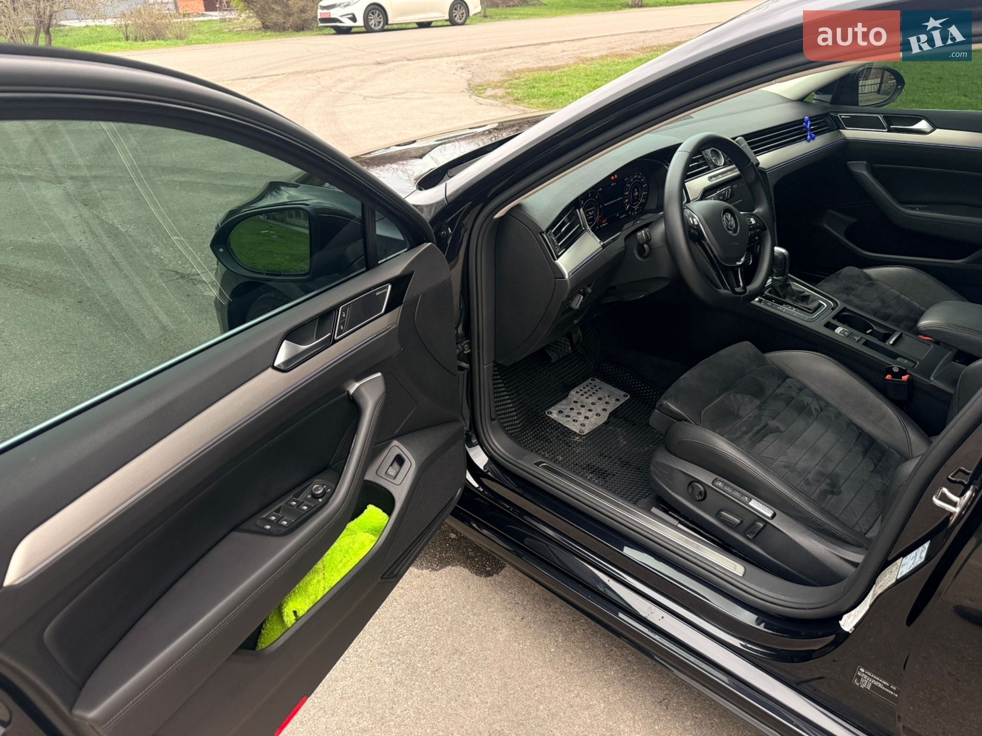 Volkswagen Passat 2018 VIN WVWZZZ3CZKE002818 фото оголошення 14 з 39