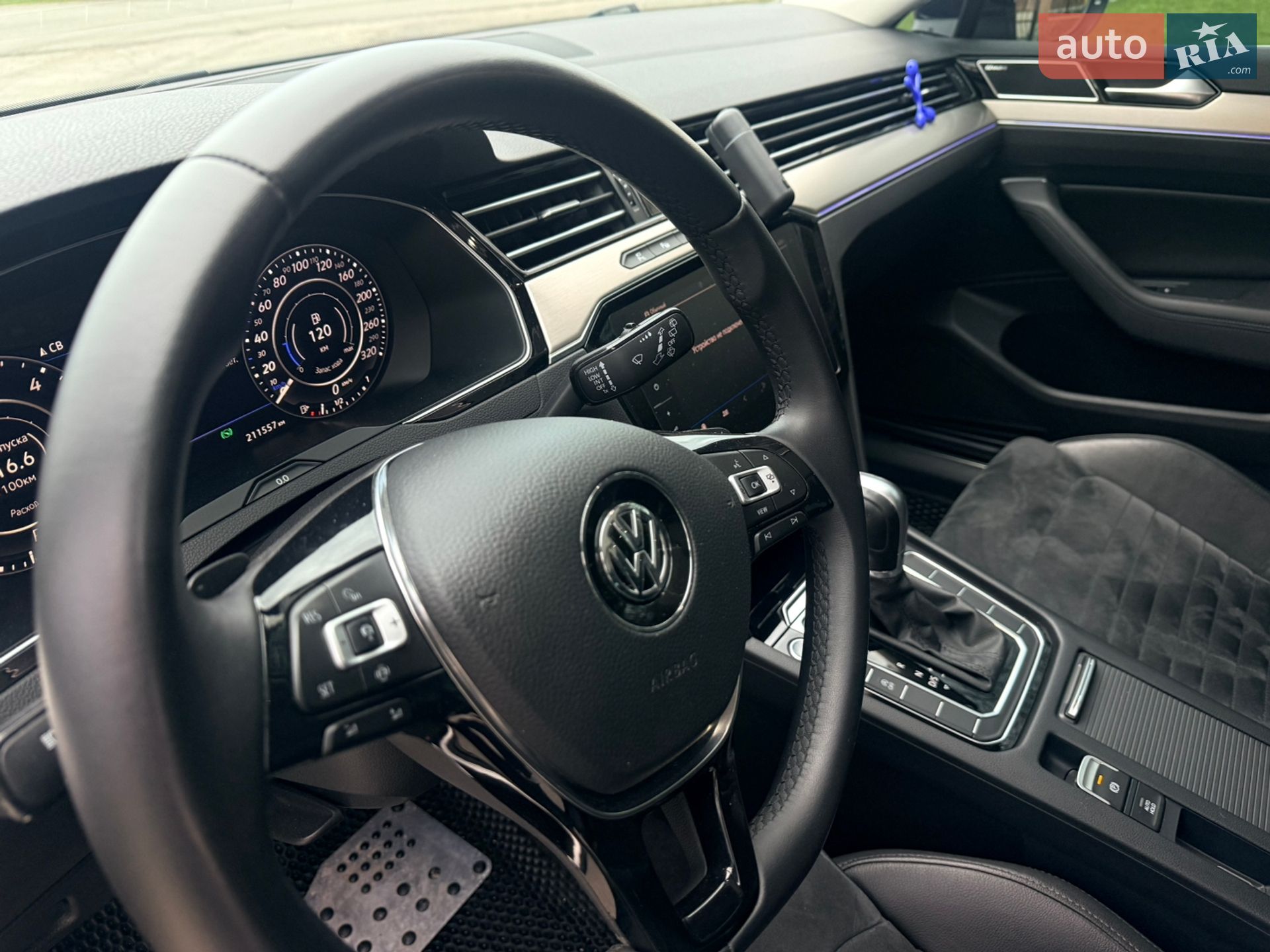Volkswagen Passat 2018 VIN WVWZZZ3CZKE002818 фото оголошення 18 з 39