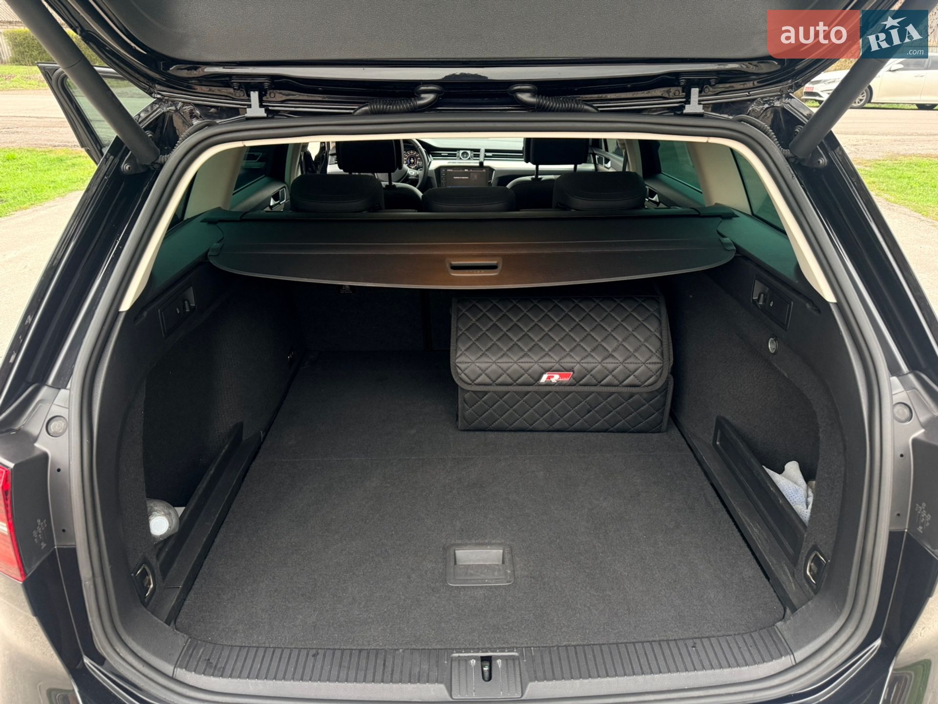 Volkswagen Passat 2018 VIN WVWZZZ3CZKE002818 фото оголошення 20 з 39