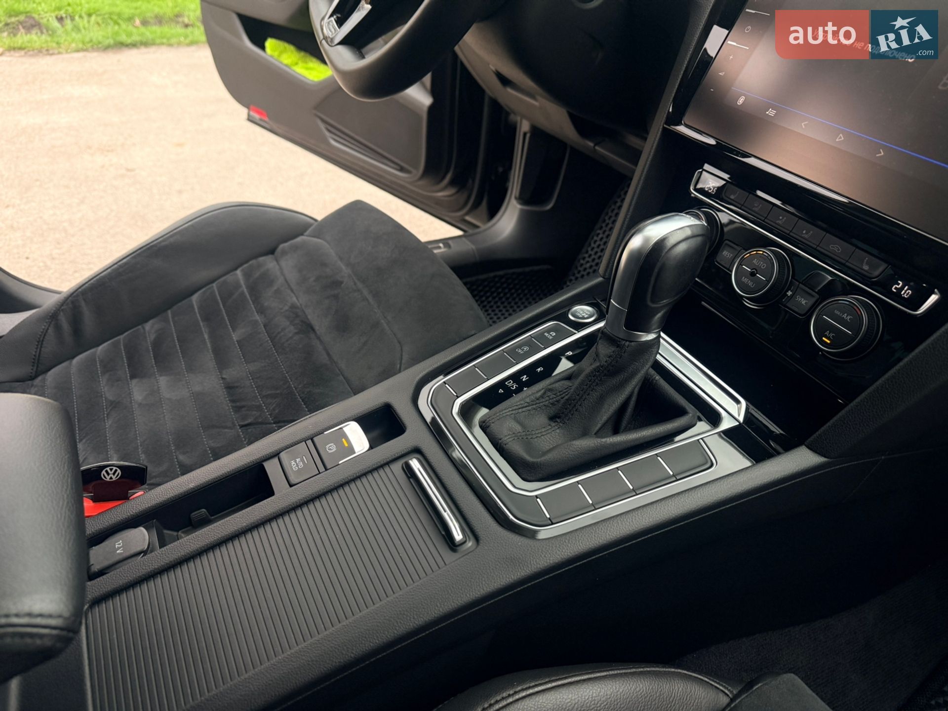 Volkswagen Passat 2018 VIN WVWZZZ3CZKE002818 фото оголошення 24 з 39