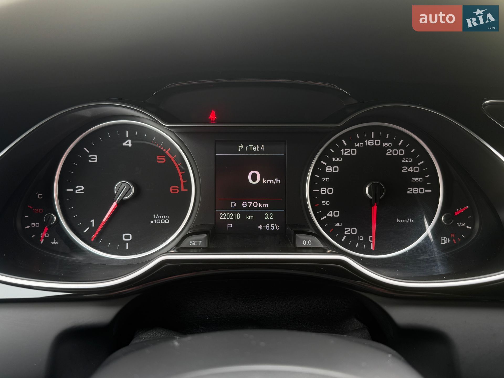 Audi A4 2015 VIN WAUZZZ8K7FA137864 фото оголошення 19 з 37
