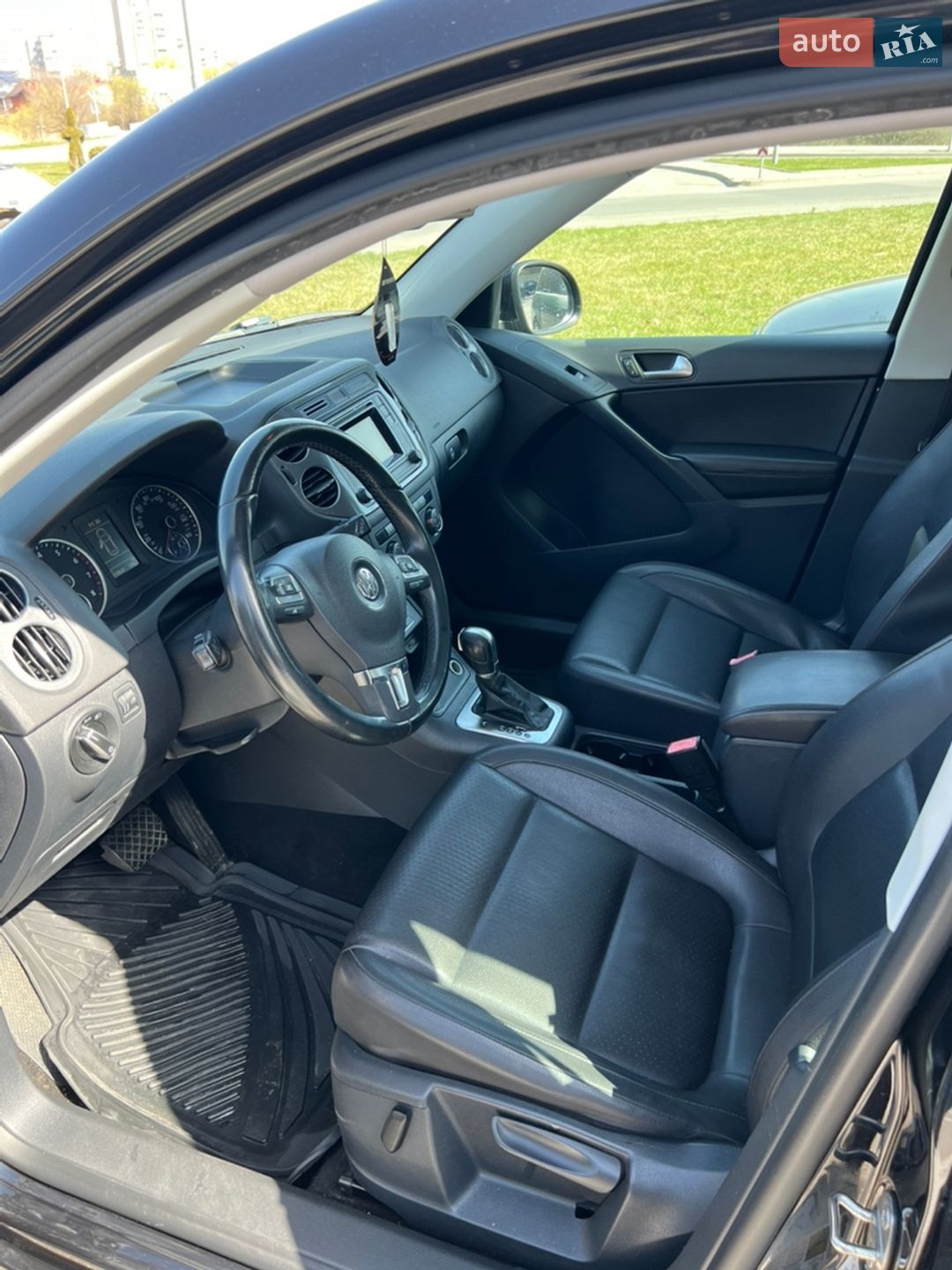 Volkswagen Tiguan 2015 VIN WVGAV7AX9GW545711 фото оголошення 10 з 16