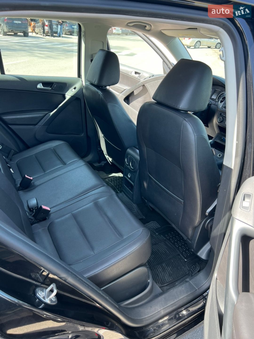 Volkswagen Tiguan 2015 VIN WVGAV7AX9GW545711 фото оголошення 12 з 16