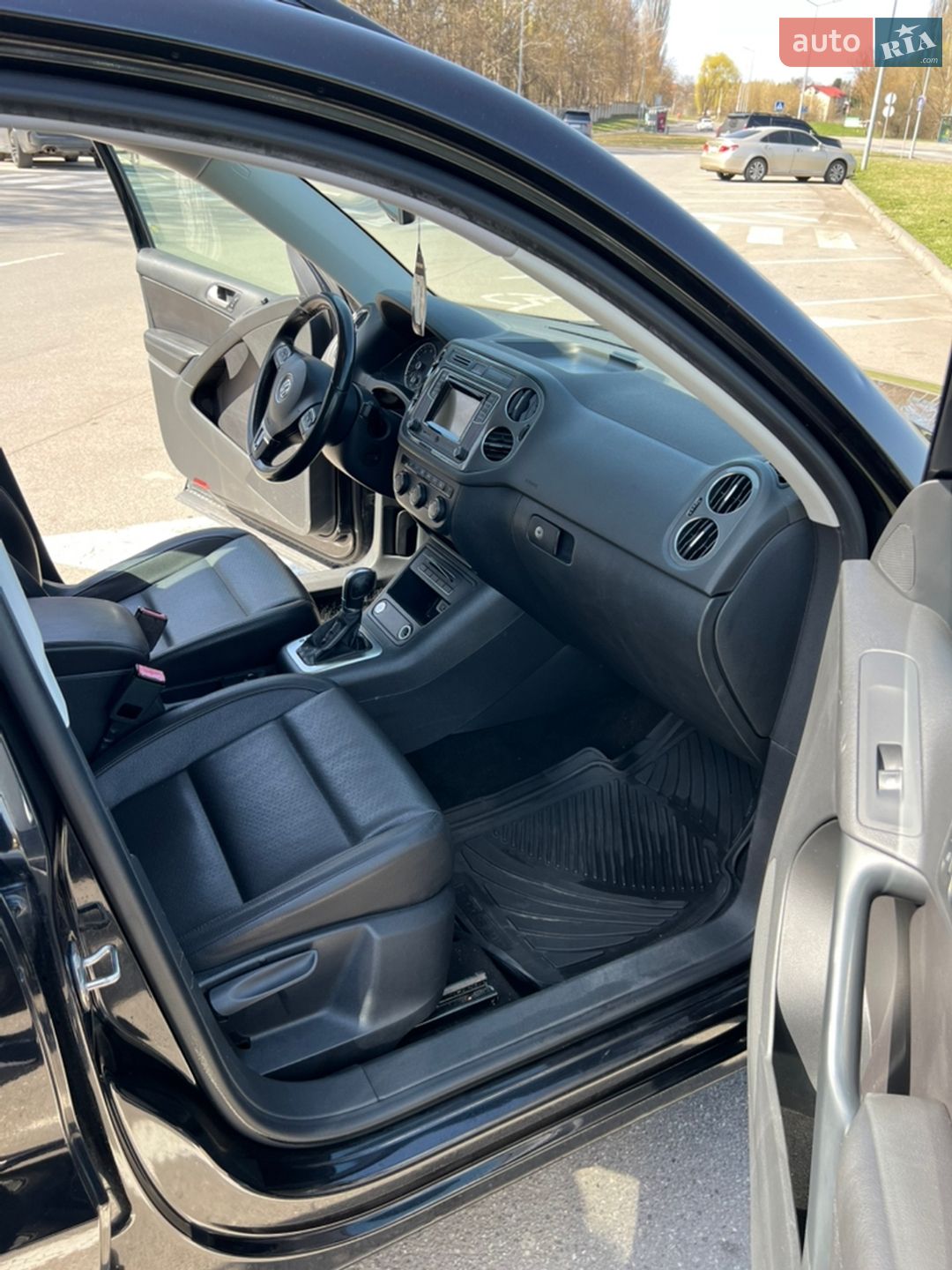 Volkswagen Tiguan 2015 VIN WVGAV7AX9GW545711 фото оголошення 13 з 16