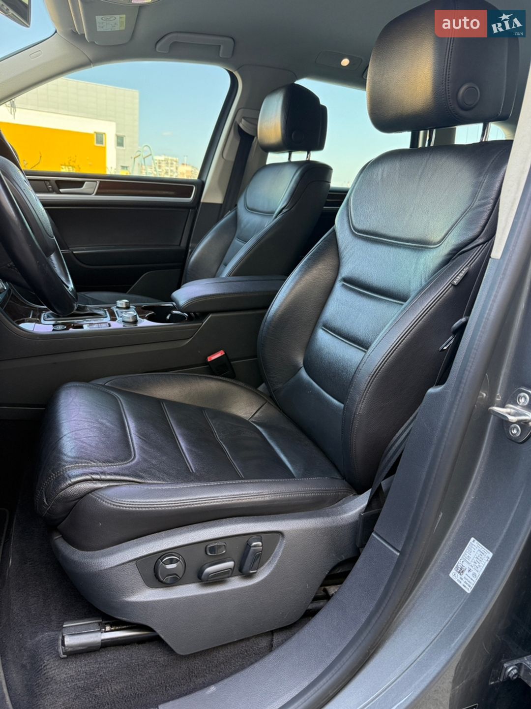 Volkswagen Touareg 2016 VIN WVGZZZ7PZGD025909 фото оголошення 17 з 29
