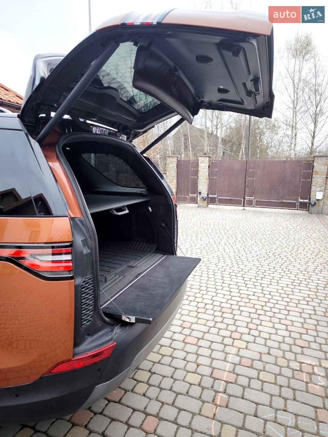 Land Rover Discovery 2020 VIN SALRA2BKXL2438668 фото оголошення 2 з 8