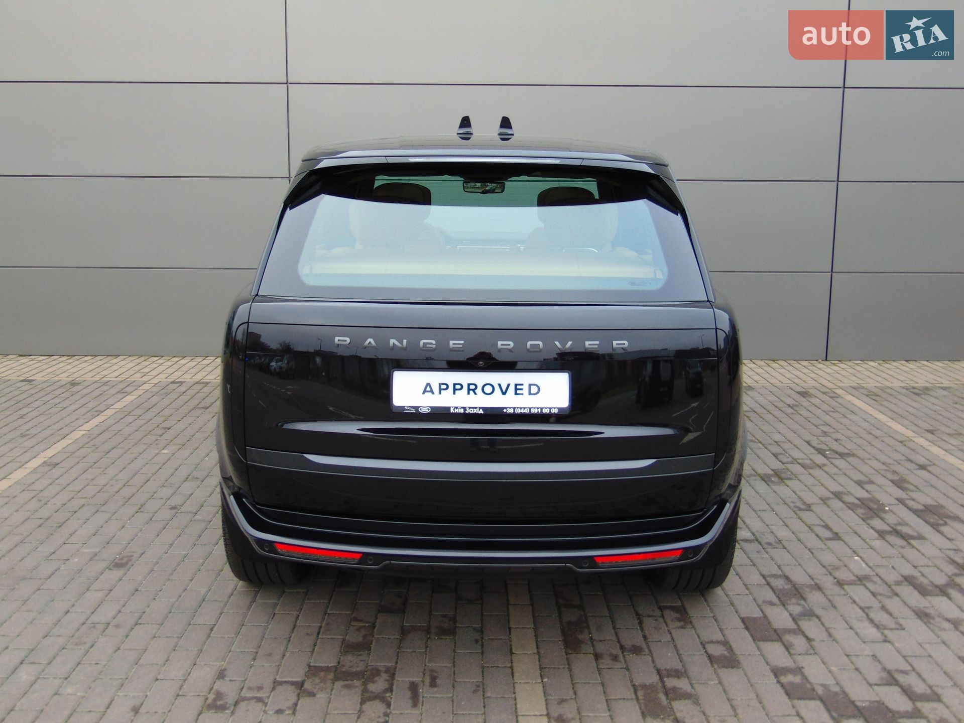 Land Rover Range Rover 2025 VIN SALKA9B93SA317573 фото оголошення 3 з 18