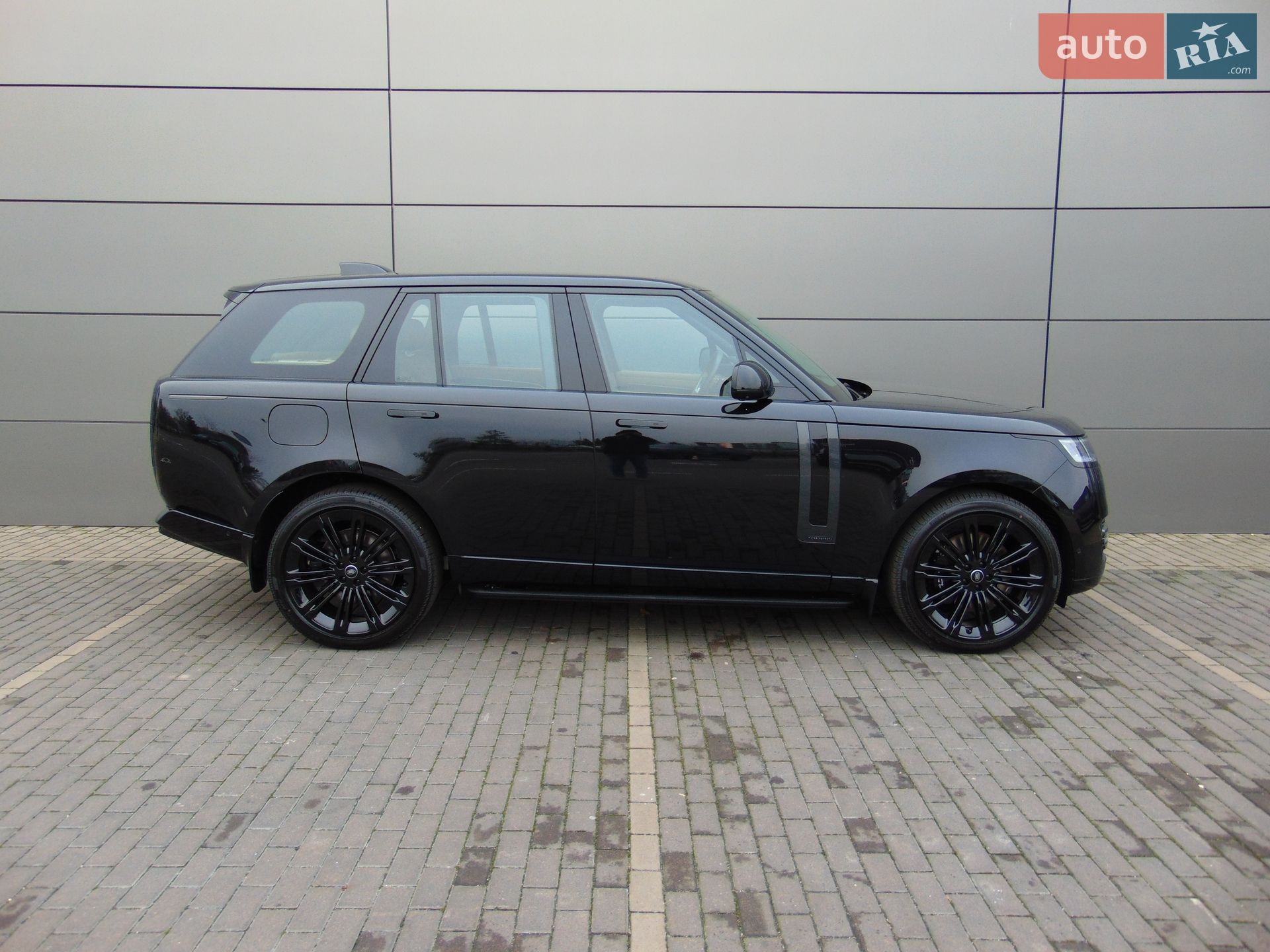 Land Rover Range Rover 2025 VIN SALKA9B93SA317573 фото оголошення 4 з 18