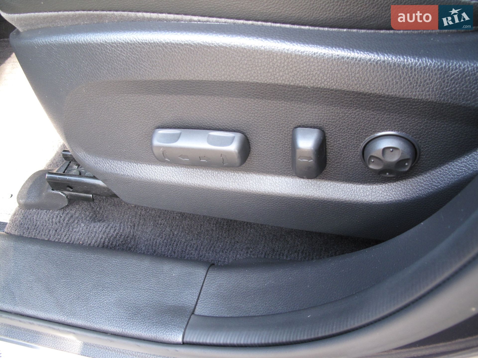 Hyundai Santa FE 2016 VIN KMHSW81XBGU625843 фото оголошення 35 з 92