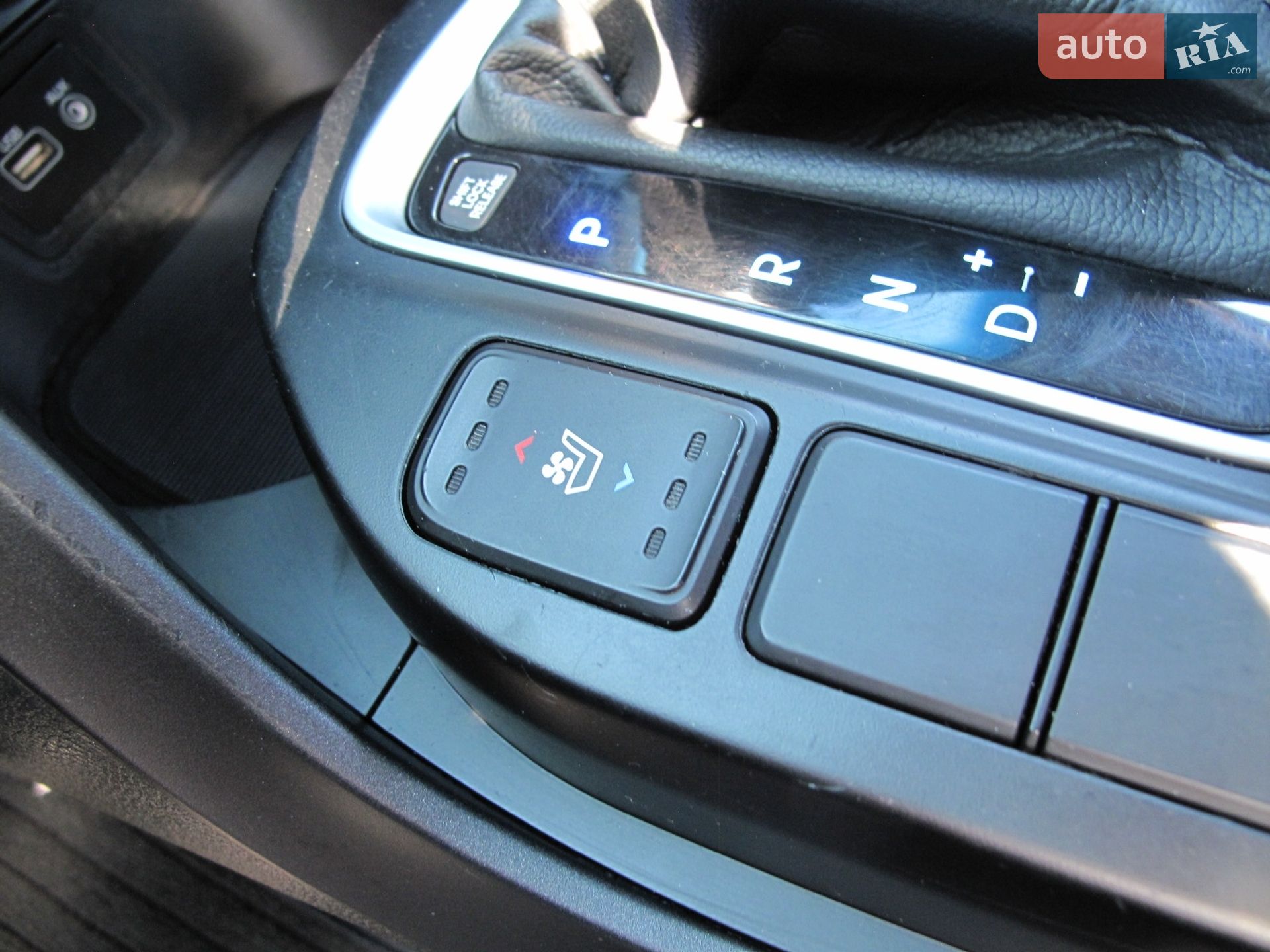 Hyundai Santa FE 2016 VIN KMHSW81XBGU625843 фото оголошення 86 з 92