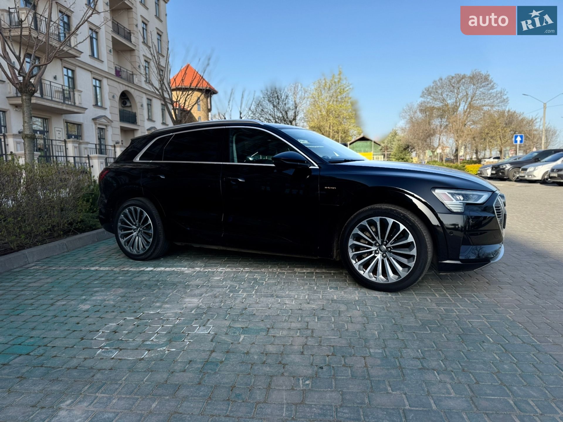 Audi e-tron 2019 VIN WA1VAAGE3KB023106 фото оголошення 10 з 24
